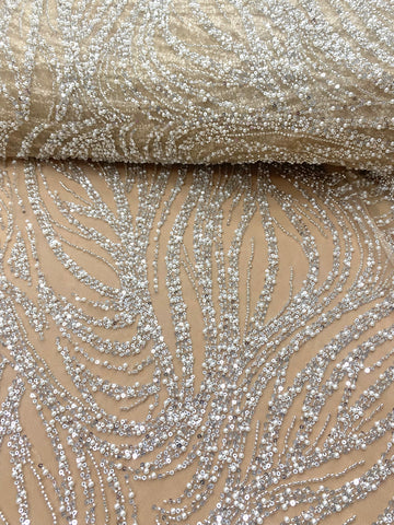 Dantela Couture Argintie pe Tulle Nude cu Model Geometric, cu Perle, Margele si Paiete