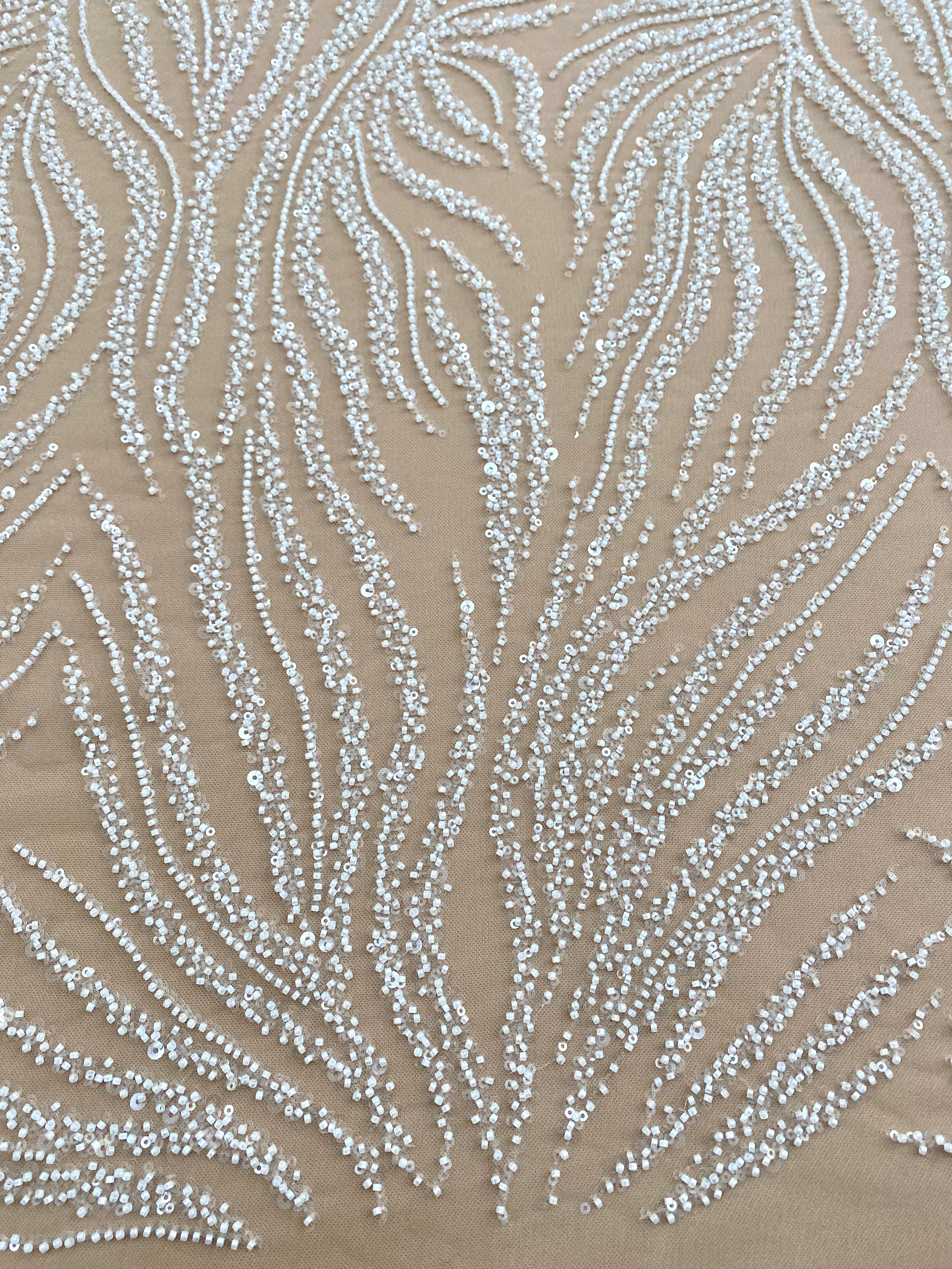 Dantela Couture Ivory cu Tulle Nude cu Siraguri, cu Margele si Paiete