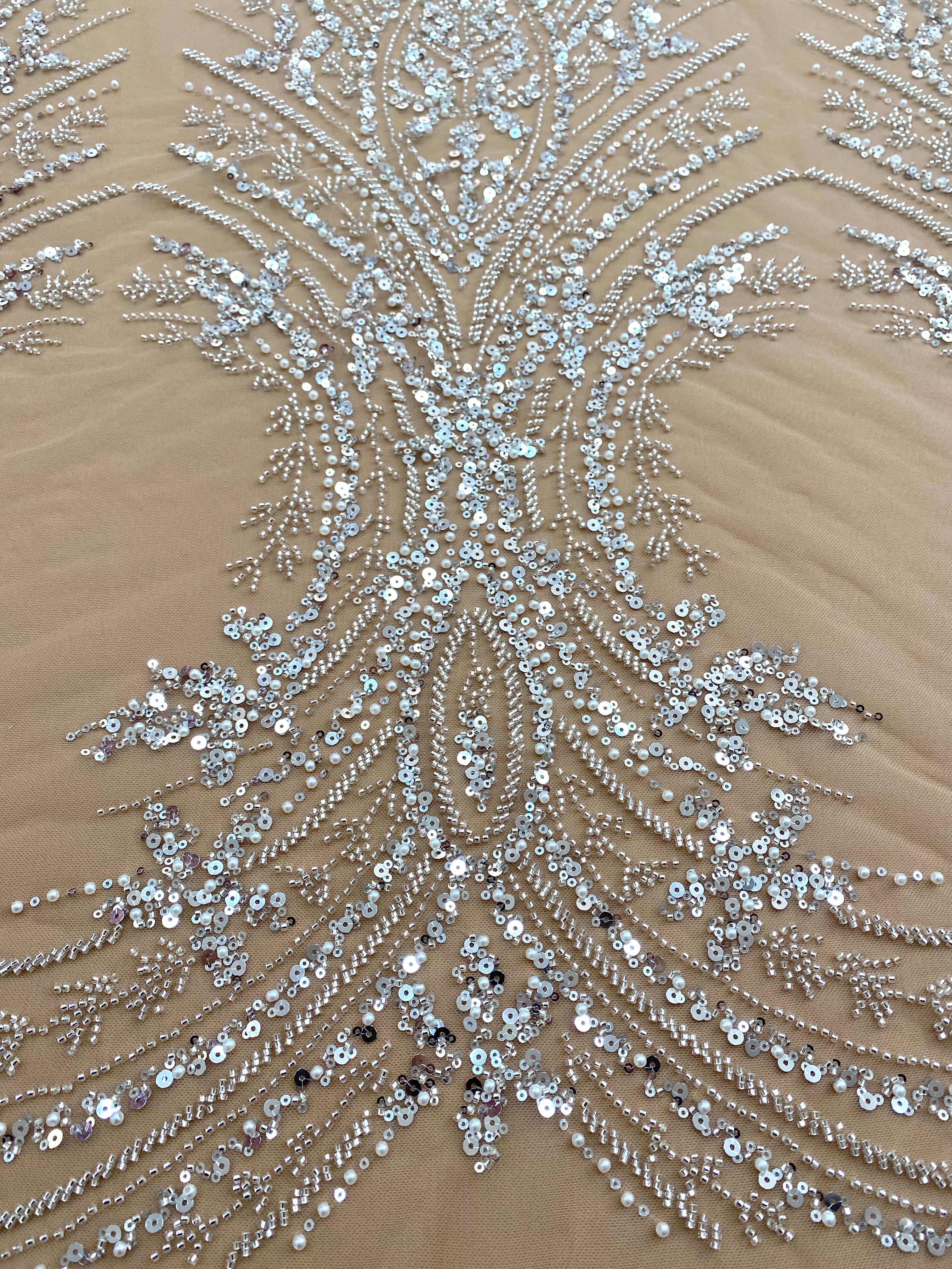 Dantela Couture Argintie cu Tulle Nude cu Panou, cu Perle, Margele si Paiete