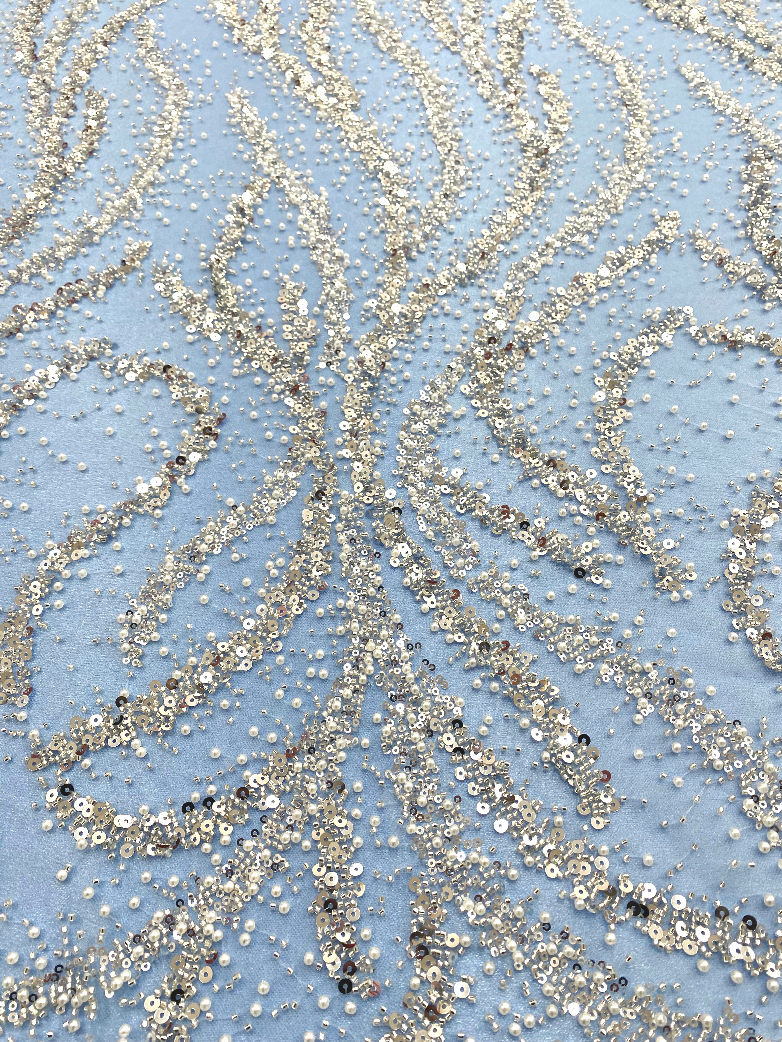 Dantela Couture Argintie pe Tulle Bleu cu Perle, Margele si Paiete