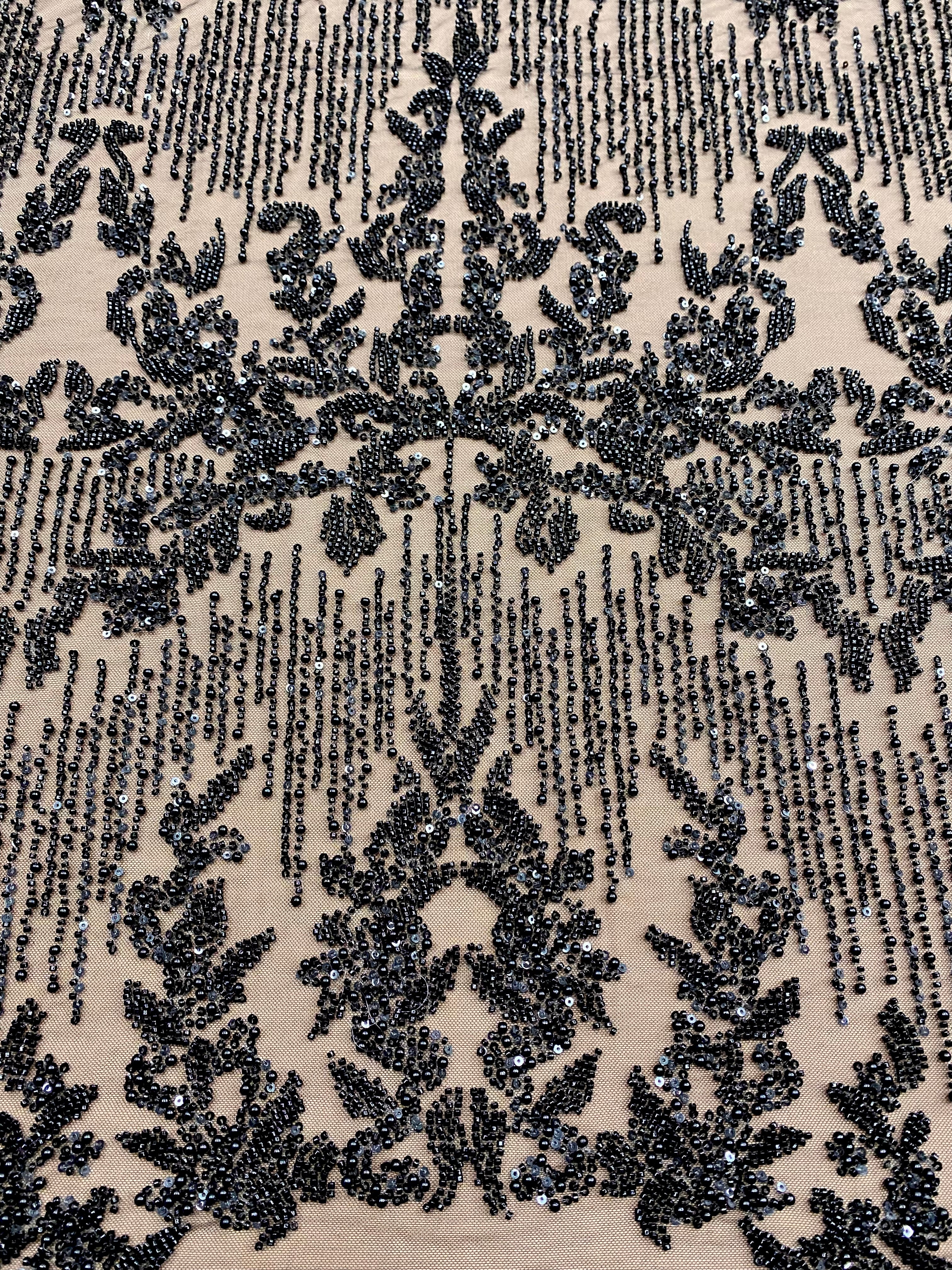 Dantela Couture Neagra cu Model Geometric, cu Perle, Margele si Paiete