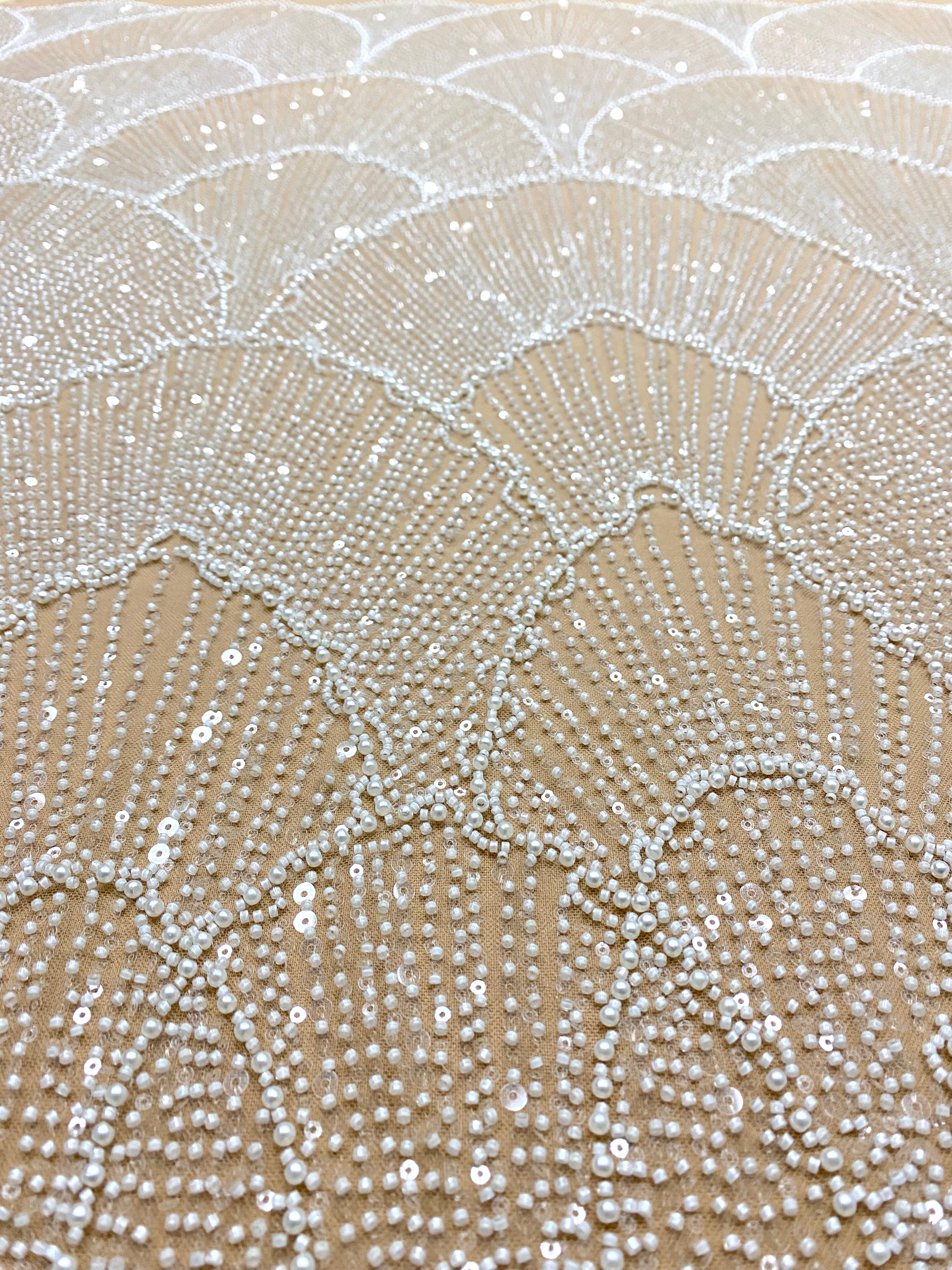 Dantela Couture Ivory cu Tulle Nude cu Model Geometric, cu Perle, Margele si Paiete