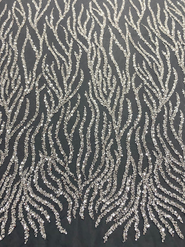 Dantela Couture Argintie pe Tulle Antracit cu Siraguri, cu Margele si Paiete