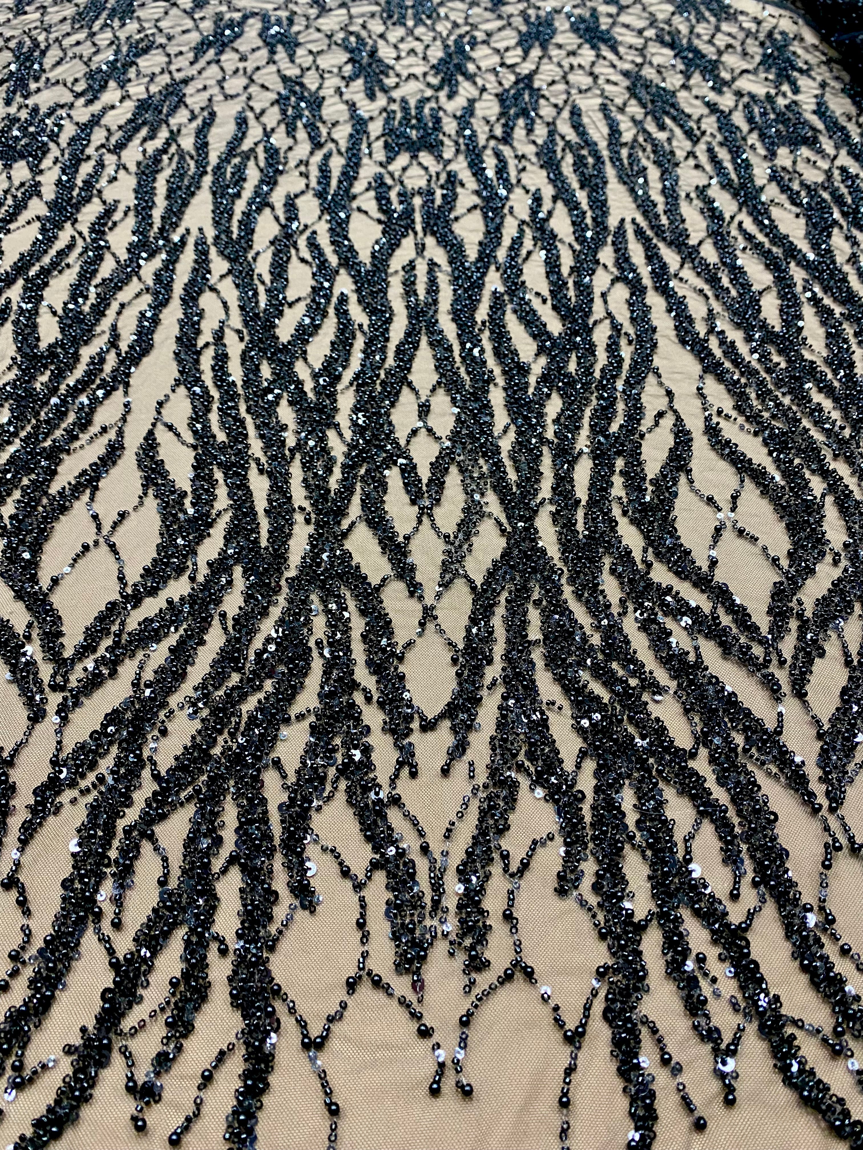 Dantela Couture Neagra cu Siraguri, cu Perle, Margele si Paiete