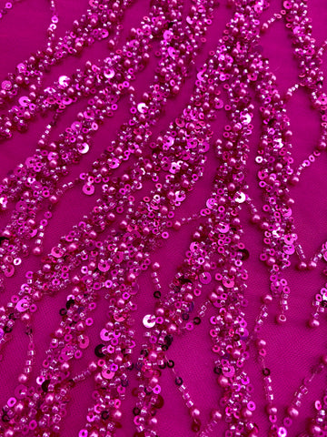 Dantela Couture Fucsia cu Siraguri cu Perle, Margele si Paiete