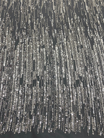 Dantela Couture Argintie pe Tulle Gri Antracit cu Model Liniar, cu Margele si Paiete