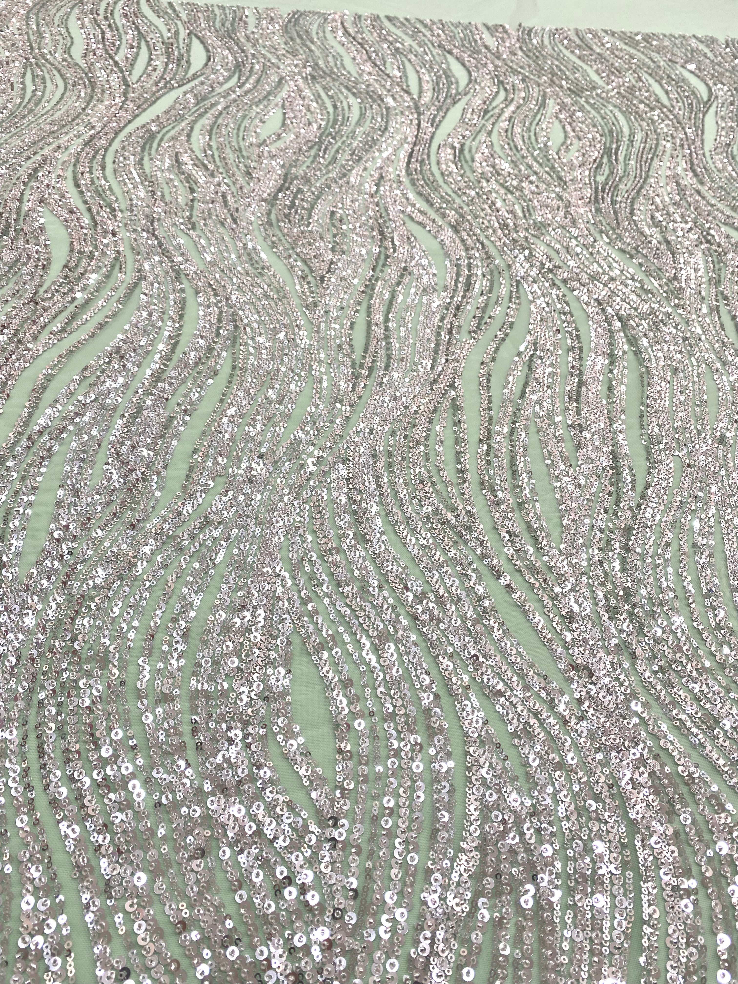 Dantela Couture Argintie pe Tulle Verde Menta cu Model Liniar, cu Margele si Paiete