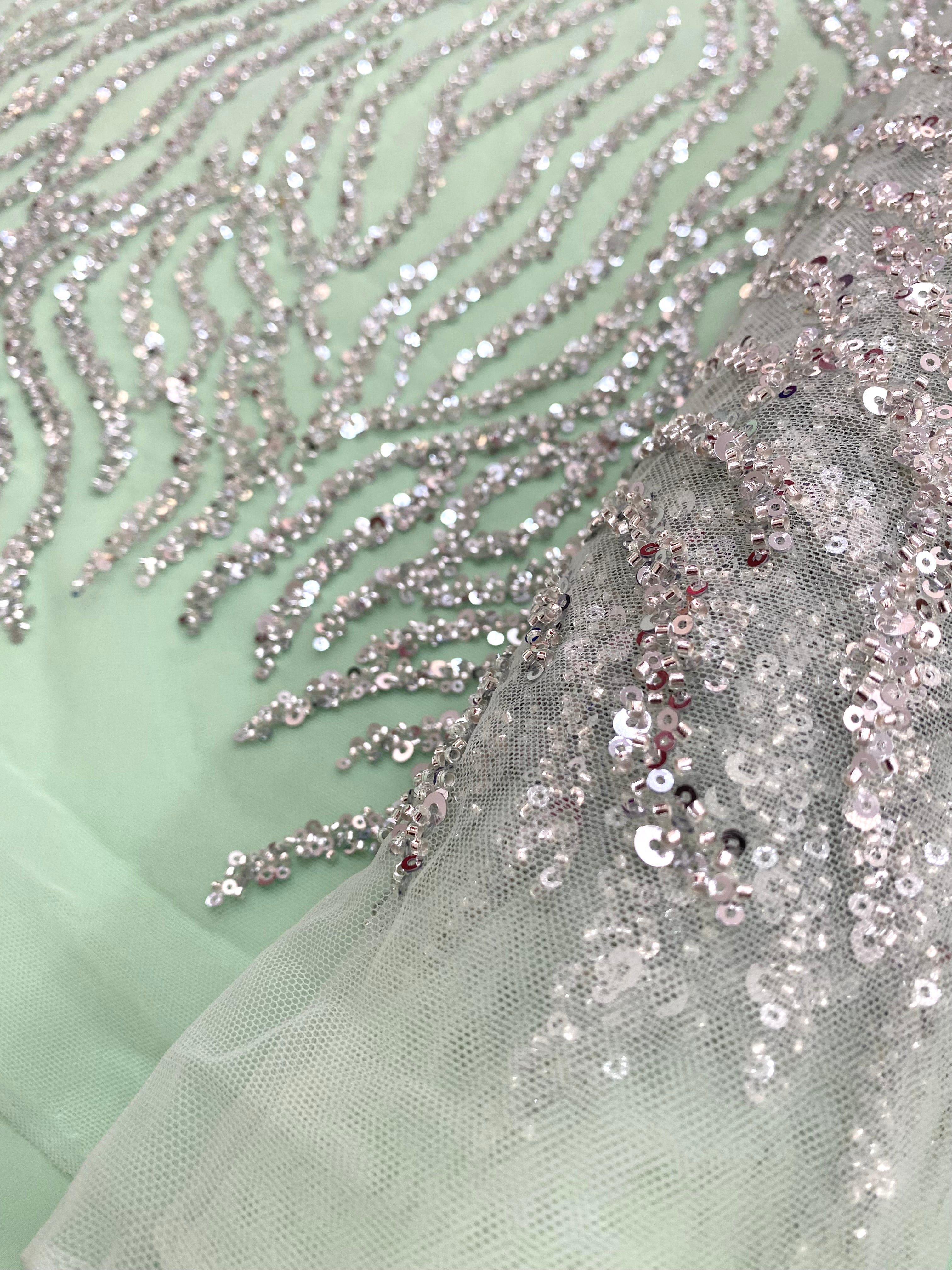 Dantela Couture Argintie pe Tulle Verde Menta cu Siraguri, cu Margele si Paiete