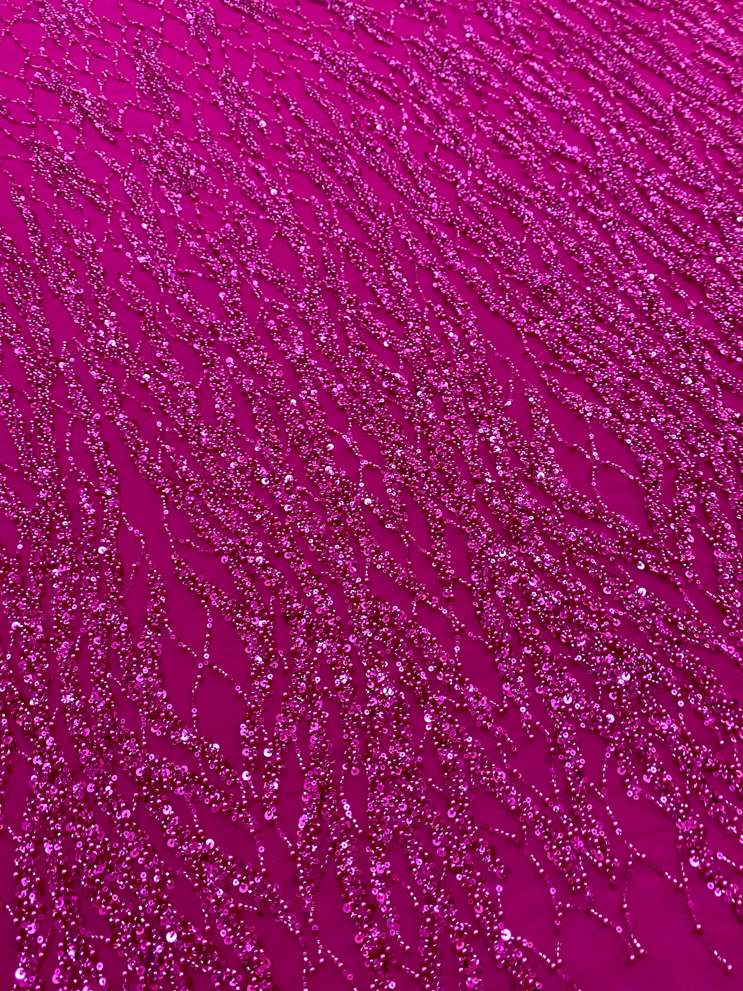 Dantela Couture Fucsia cu Siraguri cu Perle, Margele si Paiete