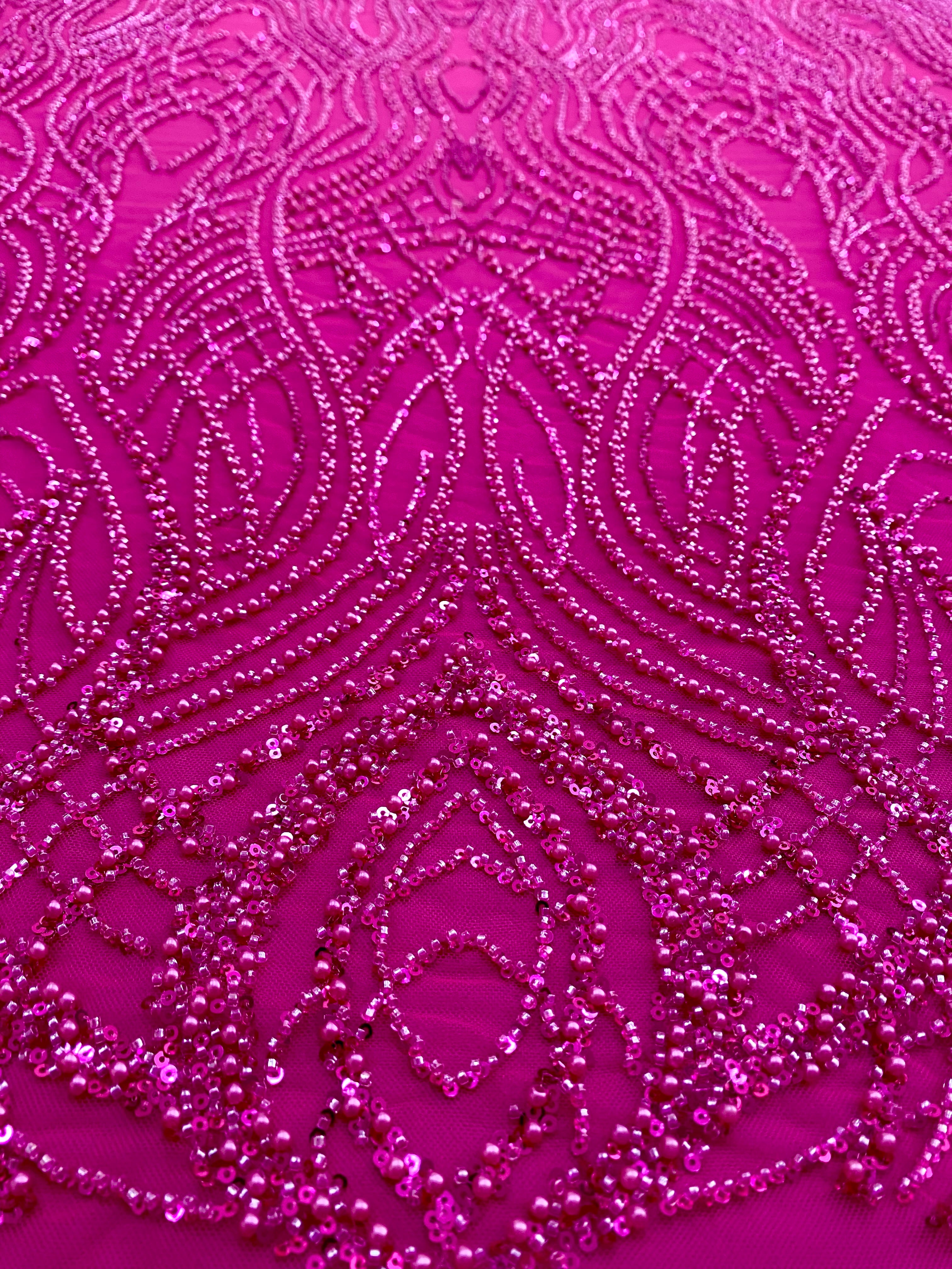 Dantela Couture Fucsia cu Perle, Margele si Paiete