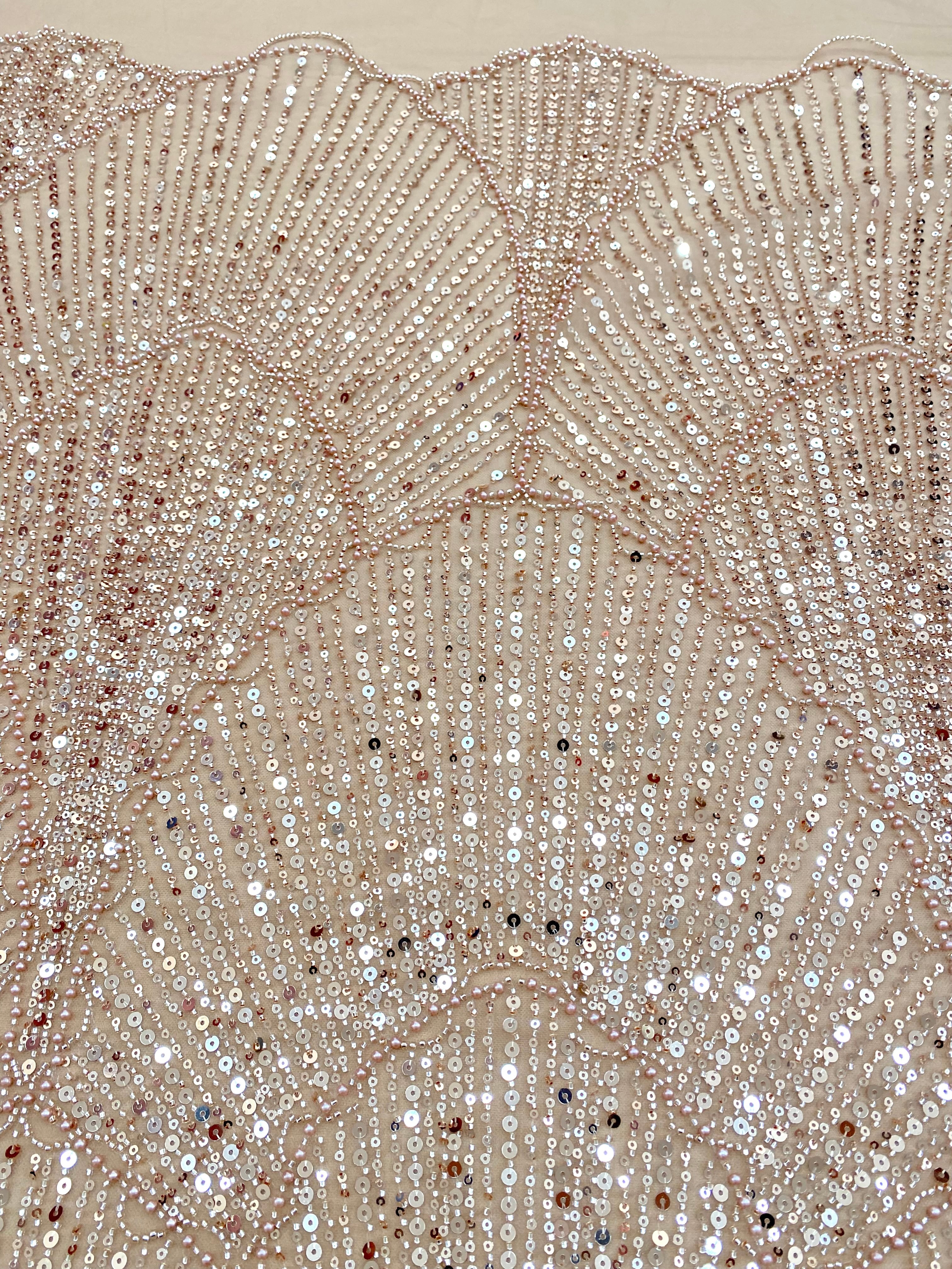 Dantela Couture Auriu Rose cu Model Geometric, cu Perle, Margele si Paiete