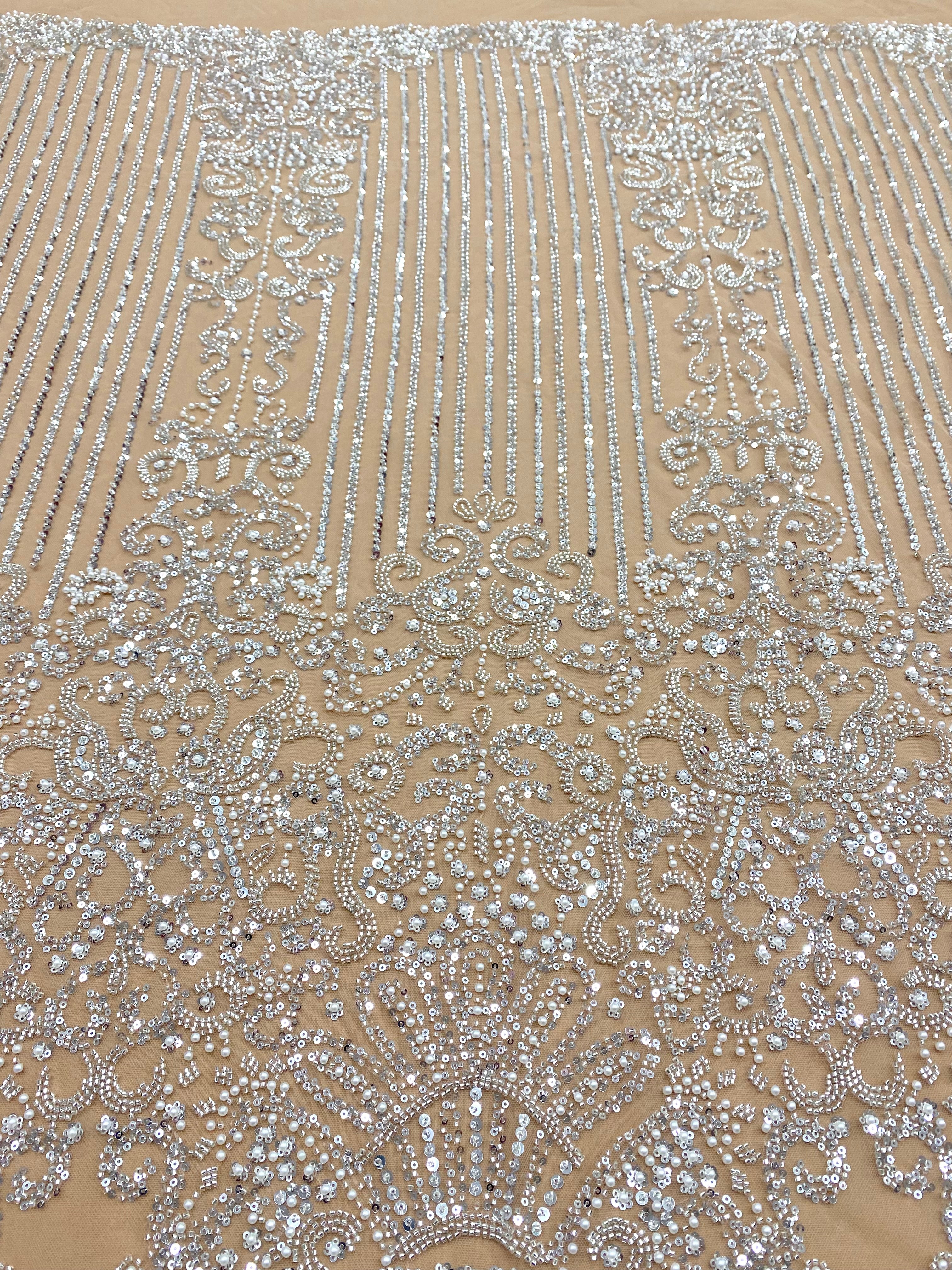 Dantela Couture Argintie pe Tulle Nude cu Model Geometric, cu Perle, Margele si Paiete