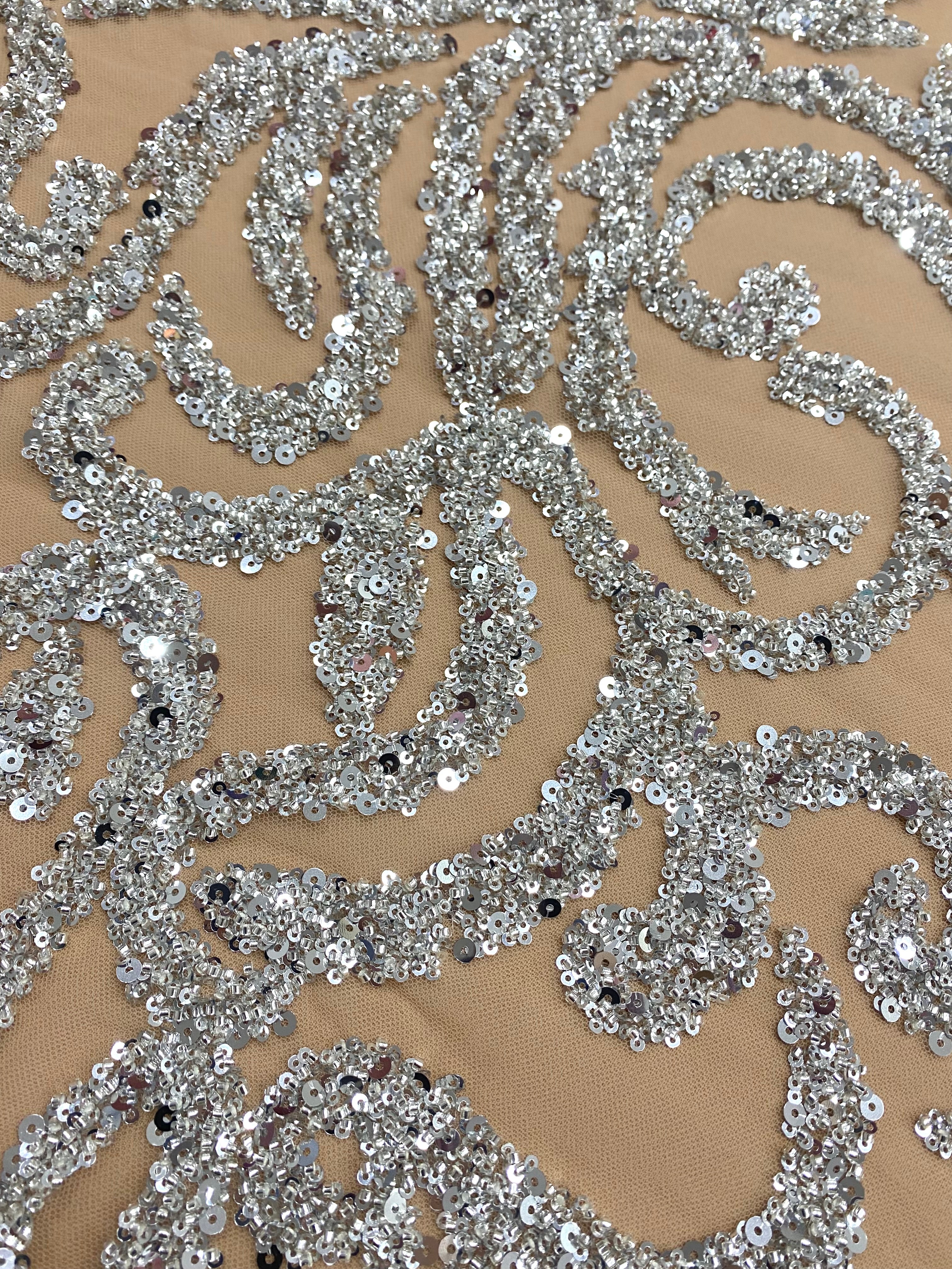 Dantela Couture Argintie pe Tulle Nude cu Margele si Paiete