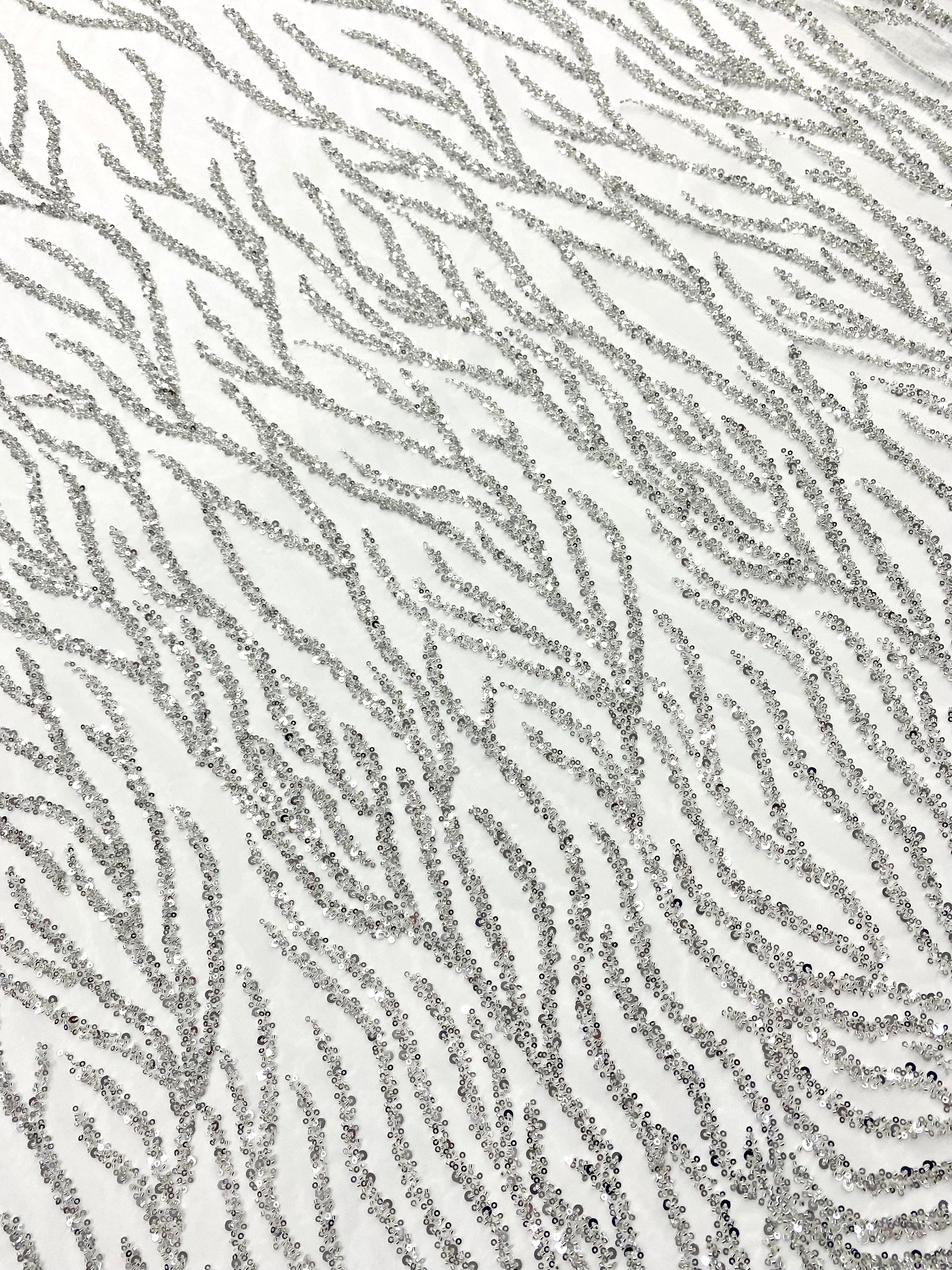 Dantela Couture Argintie pe Tulle Ivory cu Siraguri, cu Margele si Paiete