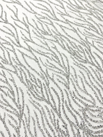 Dantela Couture Argintie pe Tulle Ivory cu Siraguri, cu Margele si Paiete