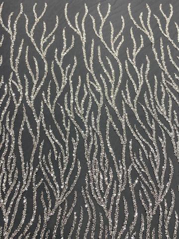 Dantela Couture Argintie pe Tulle Antracit cu Siraguri, cu Margele si Paiete