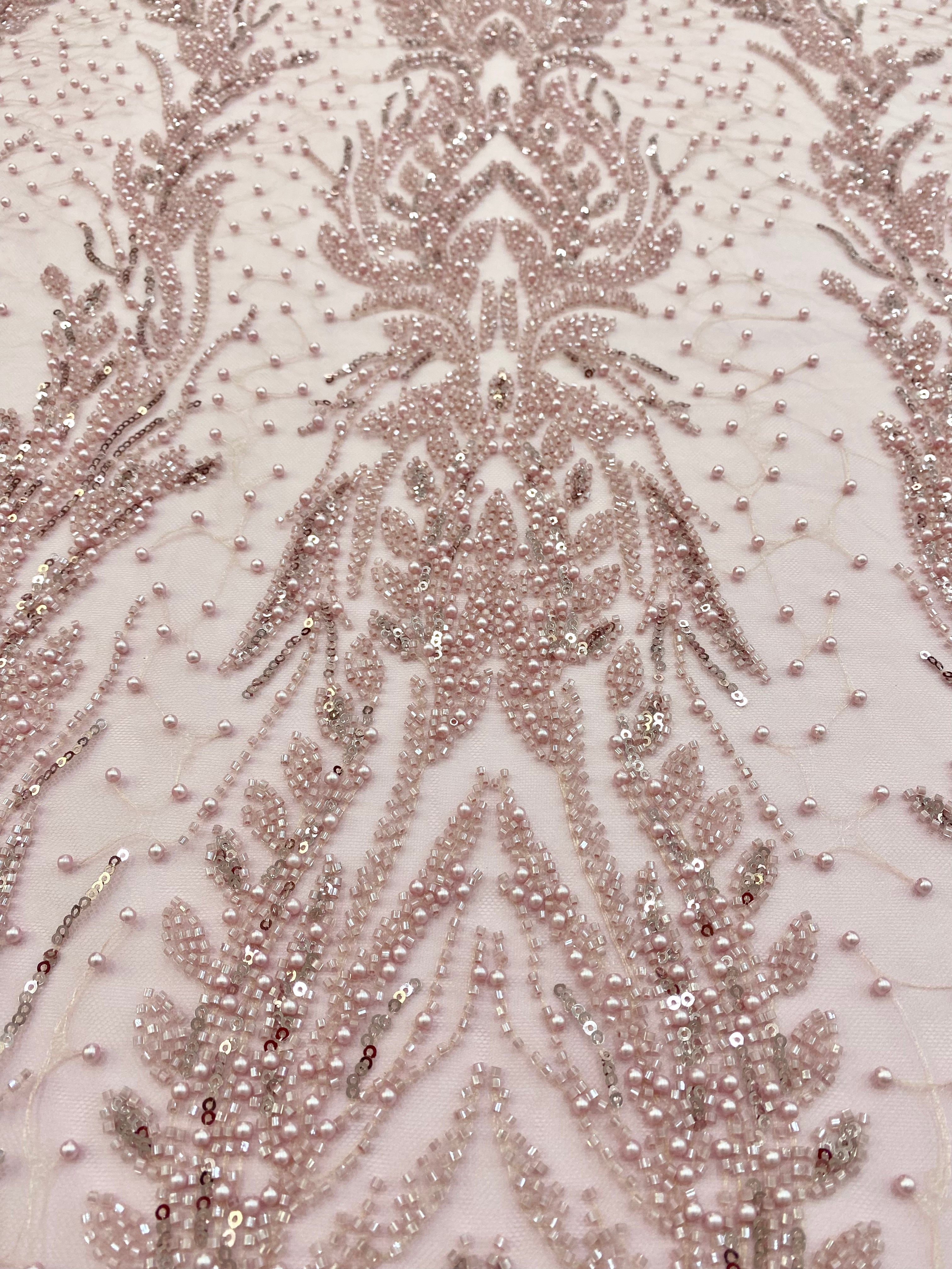 Dantela Couture Roz cu Model Simetric, cu Perle, Margele si Paiete