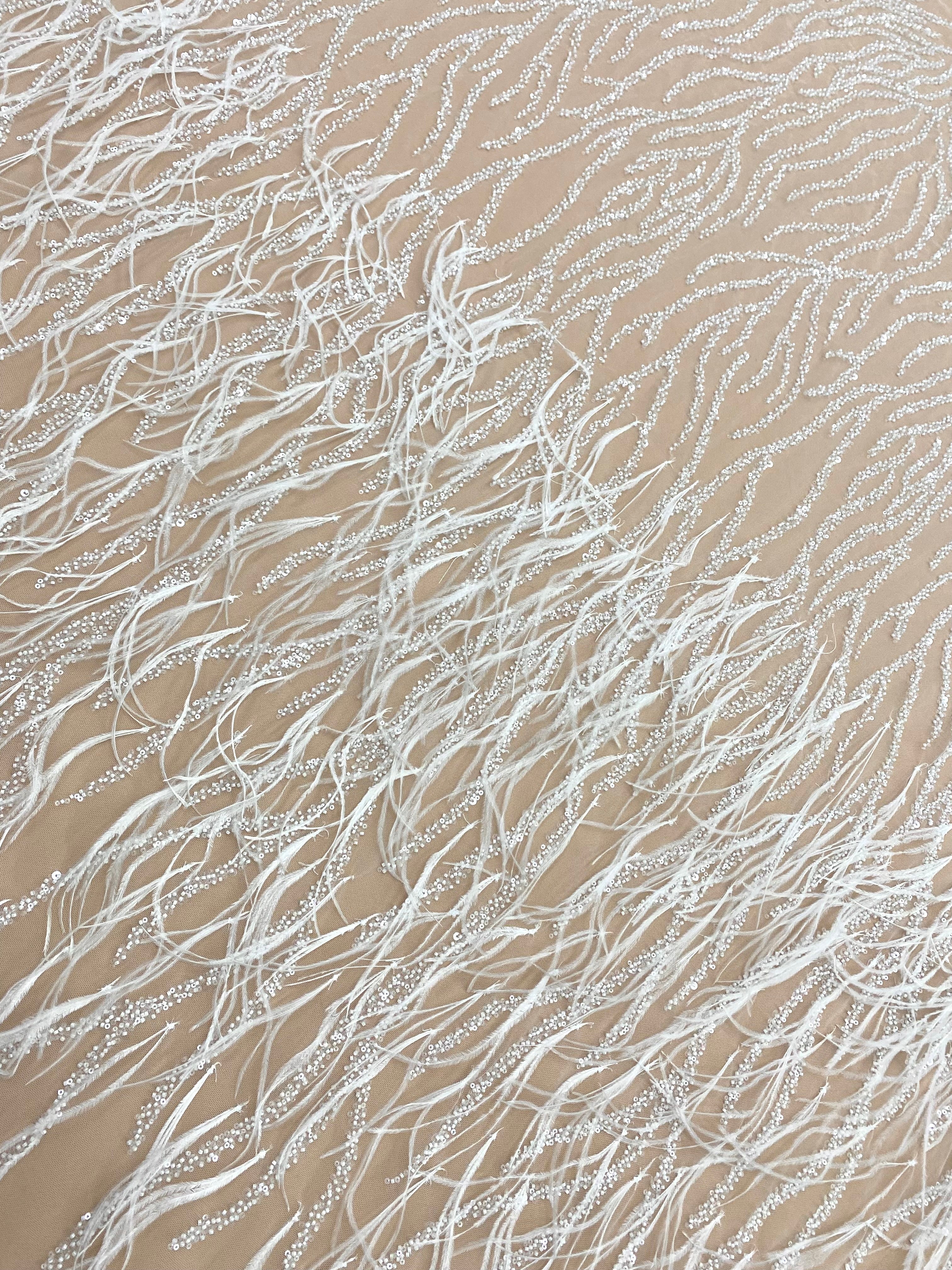 Dantela Couture Ivory cu Pene de Strut, cu Siraguri, cu Margele si Paiete