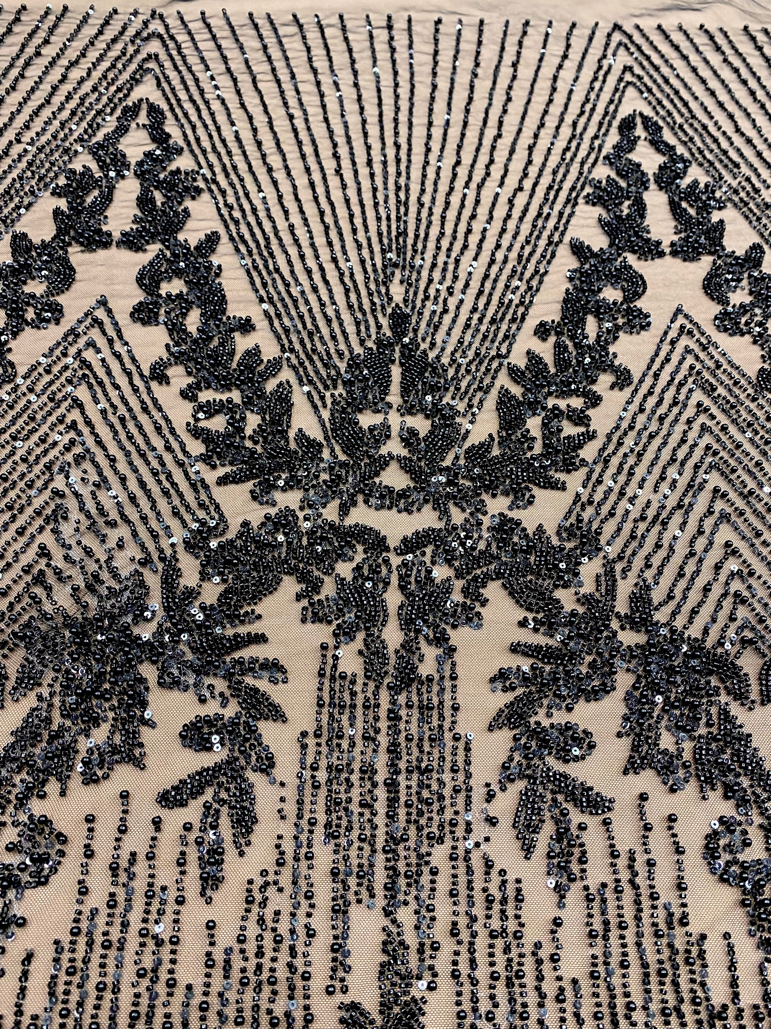 Dantela Couture Neagra cu Model Geometric, cu Perle, Margele si Paiete