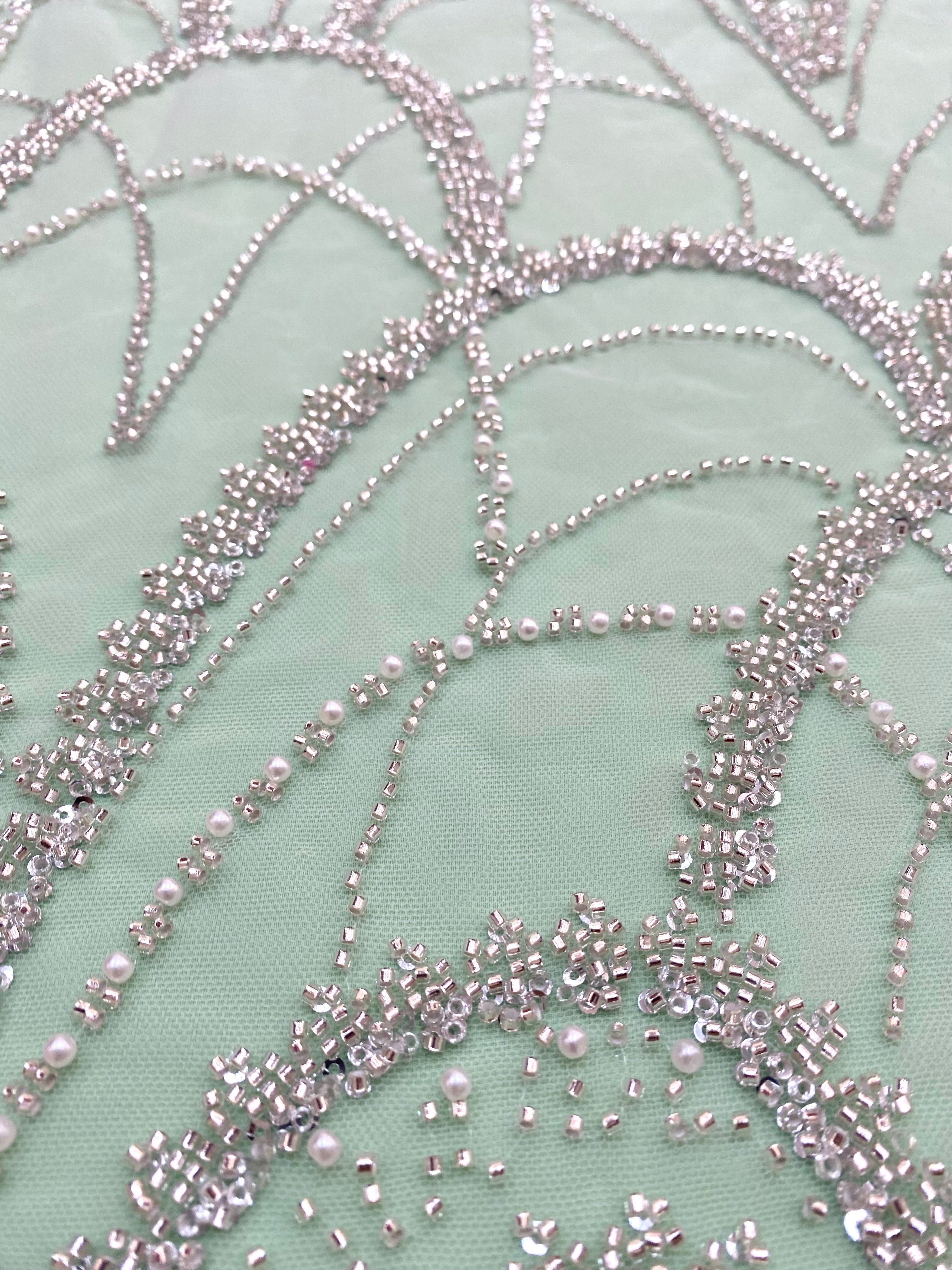 Dantela Couture Argintie pe Tulle Verde Menta cu Model Geometric, cu Perle, Margele si Paiete