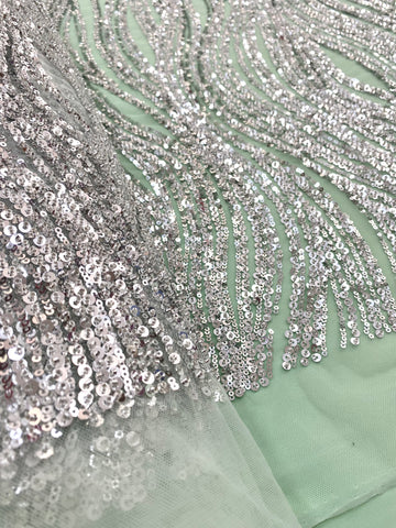 Dantela Couture Argintie pe Tulle Verde Menta cu Model Liniar, cu Margele si Paiete