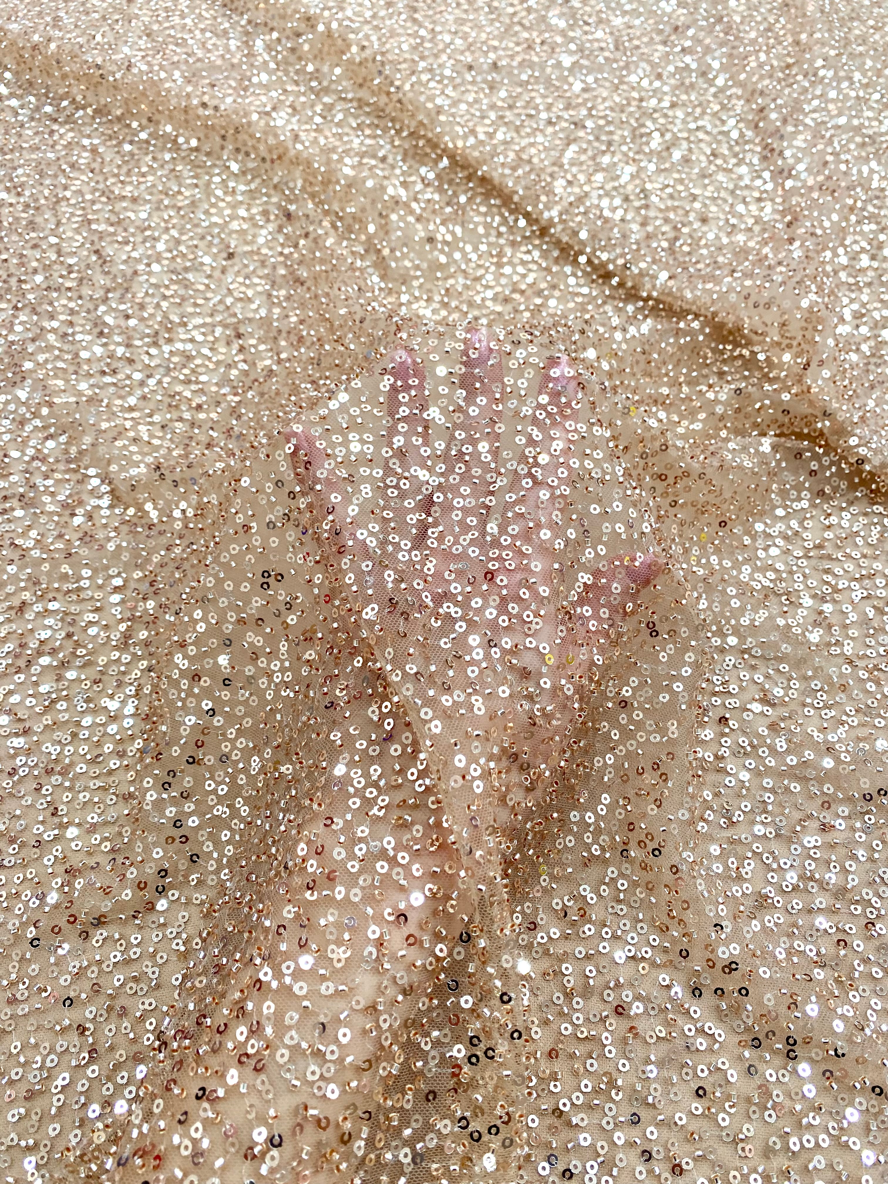 Dantela Couture Auriu Rose cu Model General, cu Margele si Paiete