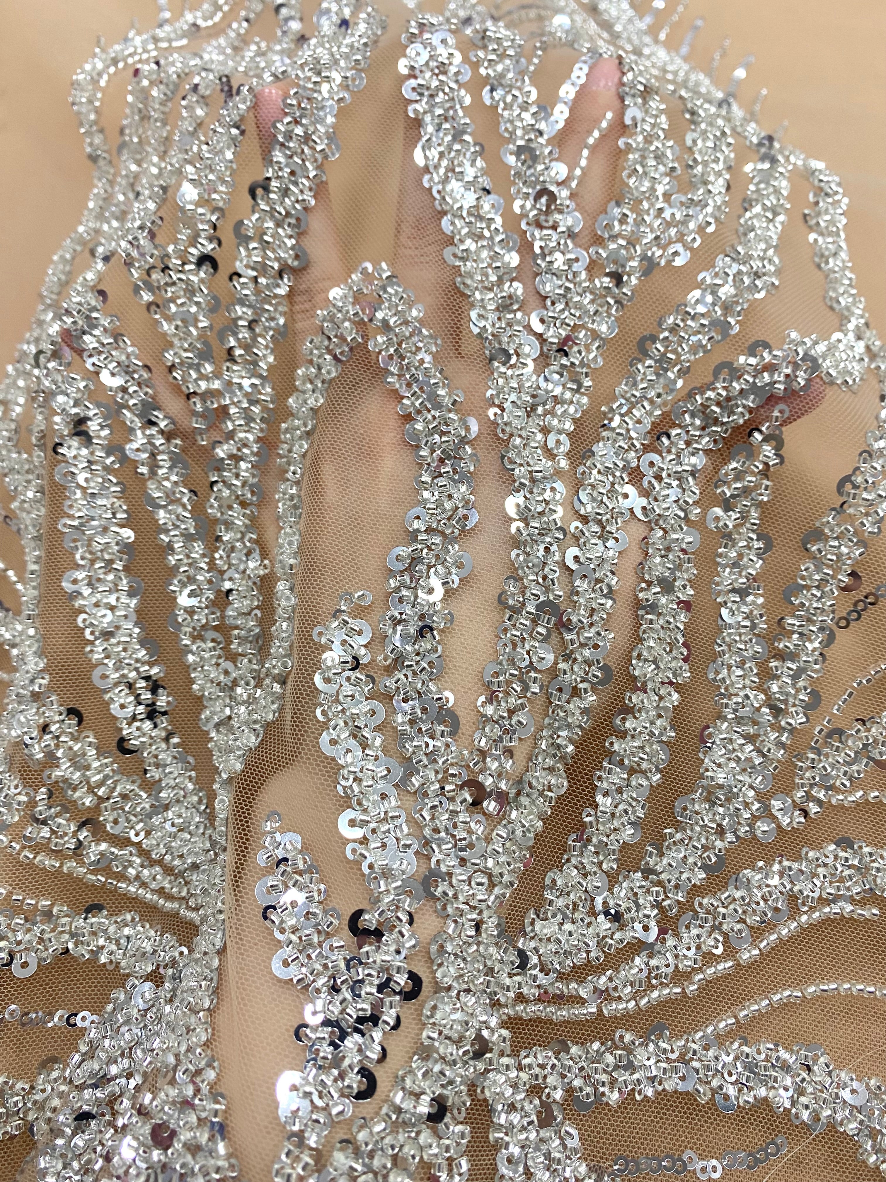 Dantela Couture Argintie pe Tulle Nude cu Panou, cu Margele si Paiete