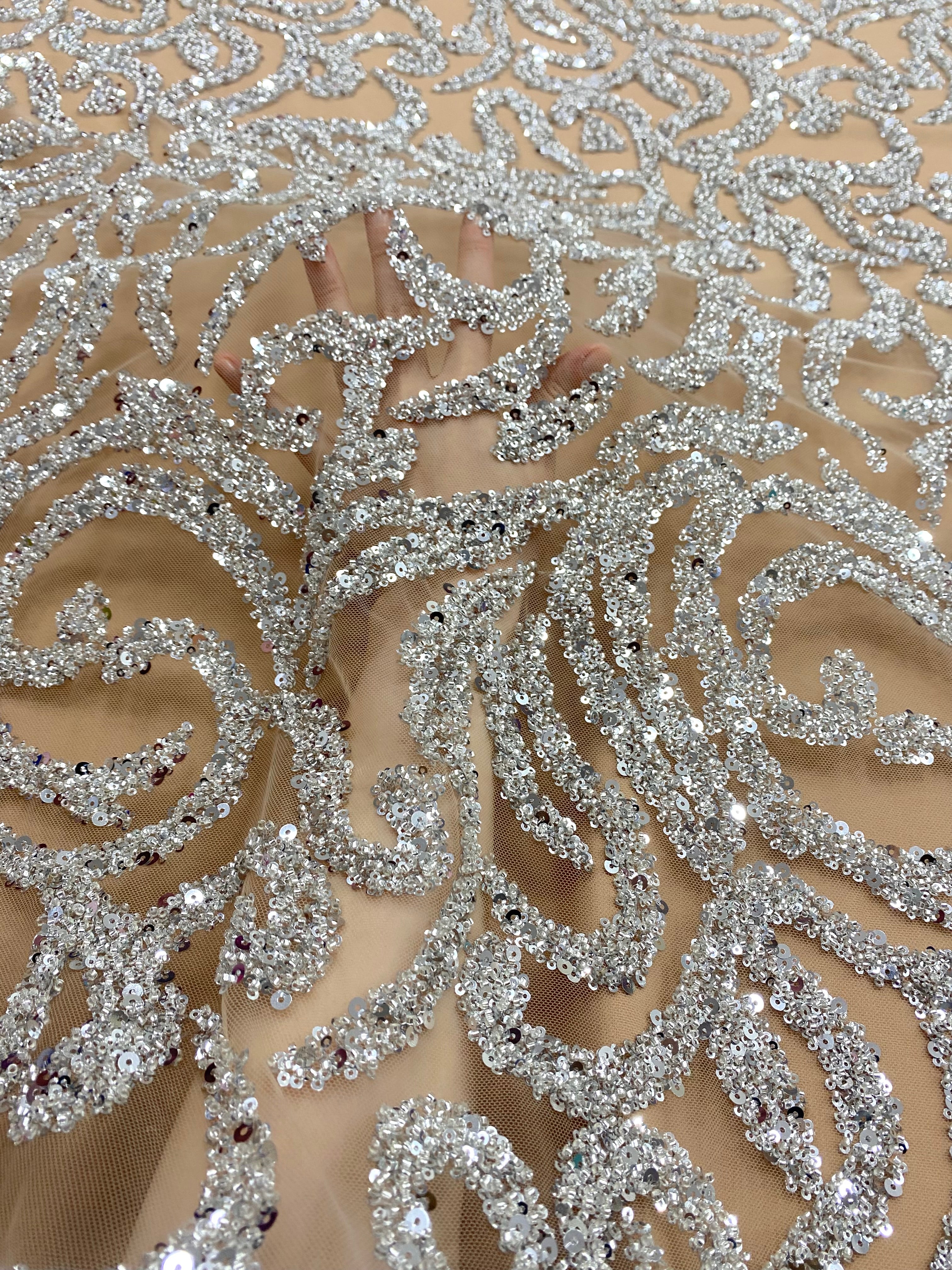 Dantela Couture Argintie pe Tulle Nude cu Margele si Paiete