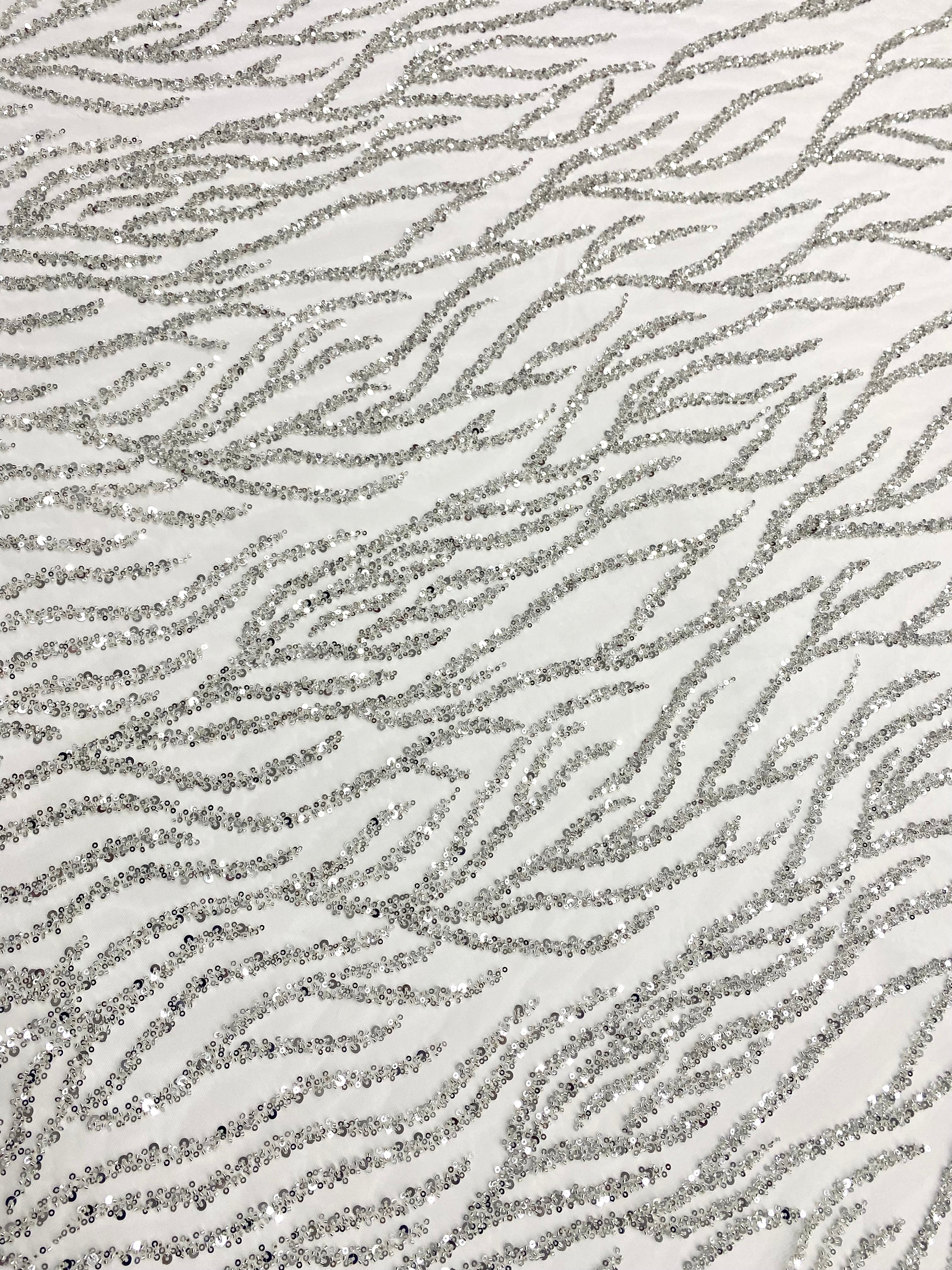 Dantela Couture Argintie pe Tulle Ivory cu Siraguri, cu Margele si Paiete