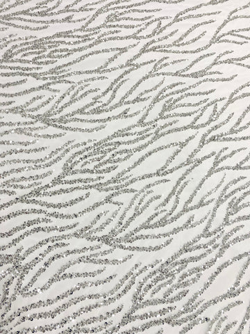 Dantela Couture Argintie pe Tulle Ivory cu Siraguri, cu Margele si Paiete