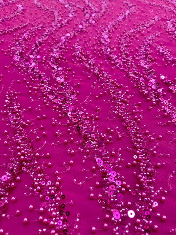 Dantela Couture Fucsia cu Perle, Margele si Paiete