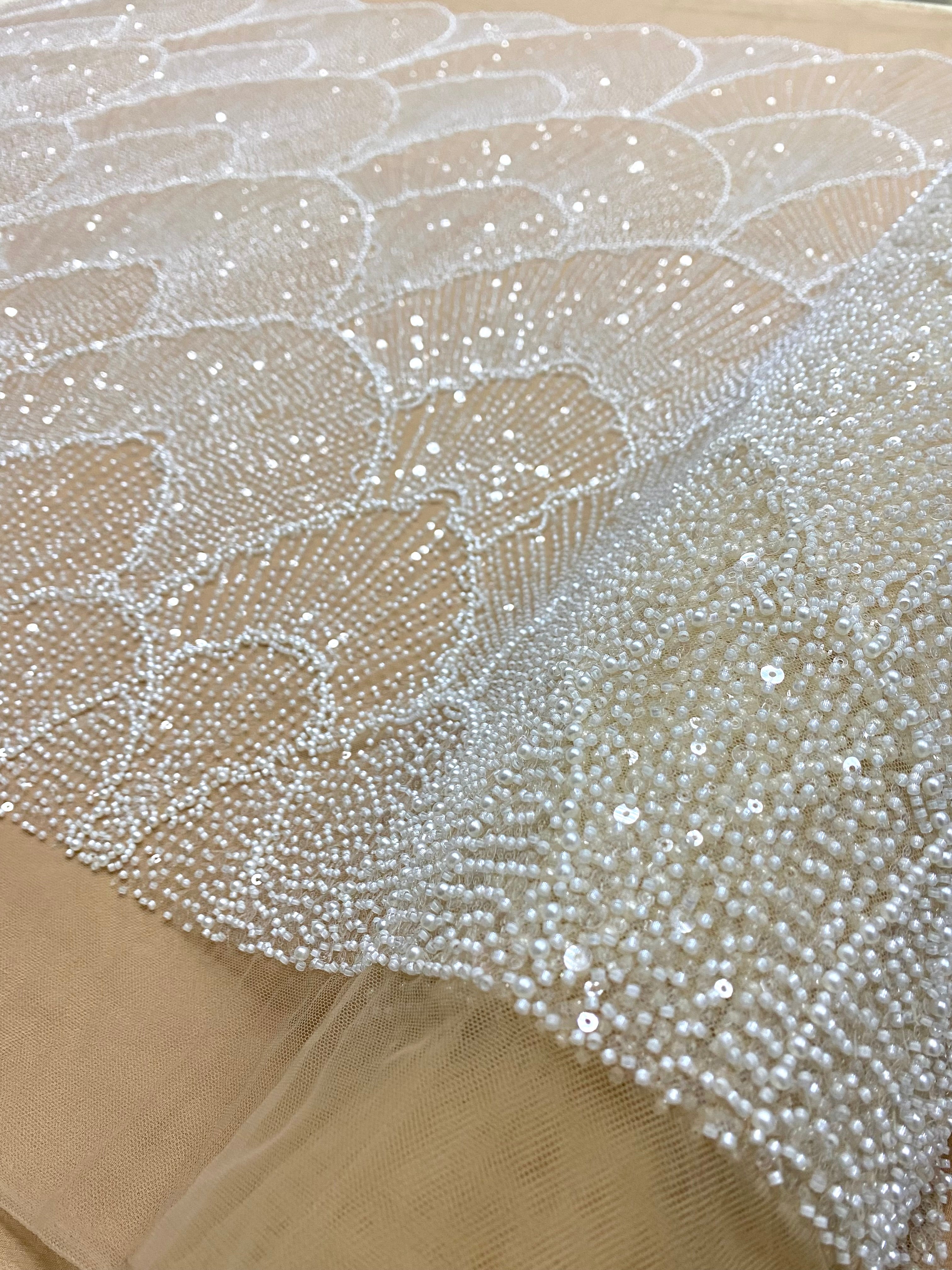Dantela Couture Ivory cu Tulle Nude cu Model Geometric, cu Perle, Margele si Paiete