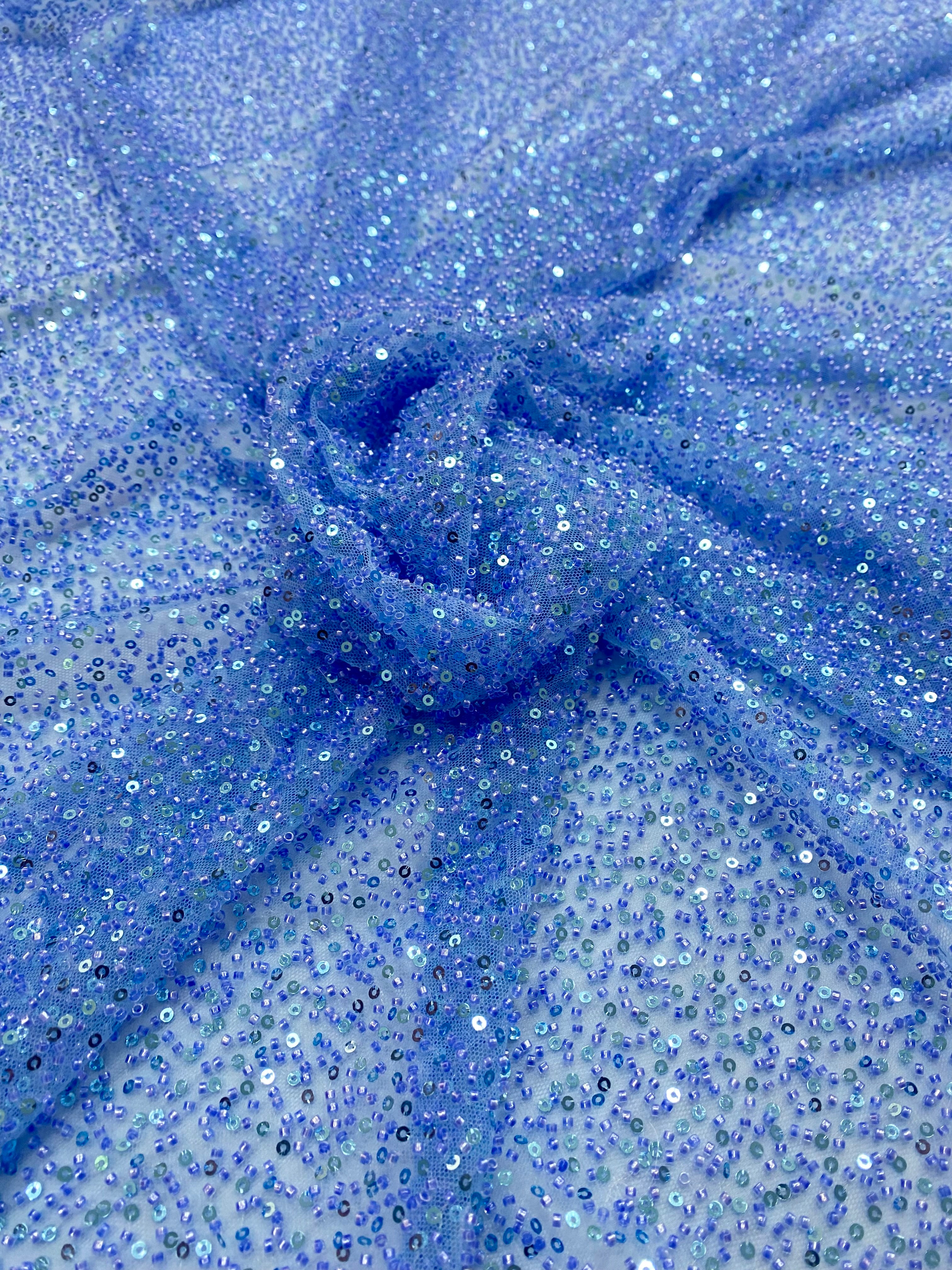 Dantela Couture Sky Blue cu Model General, cu Margele si Paiete