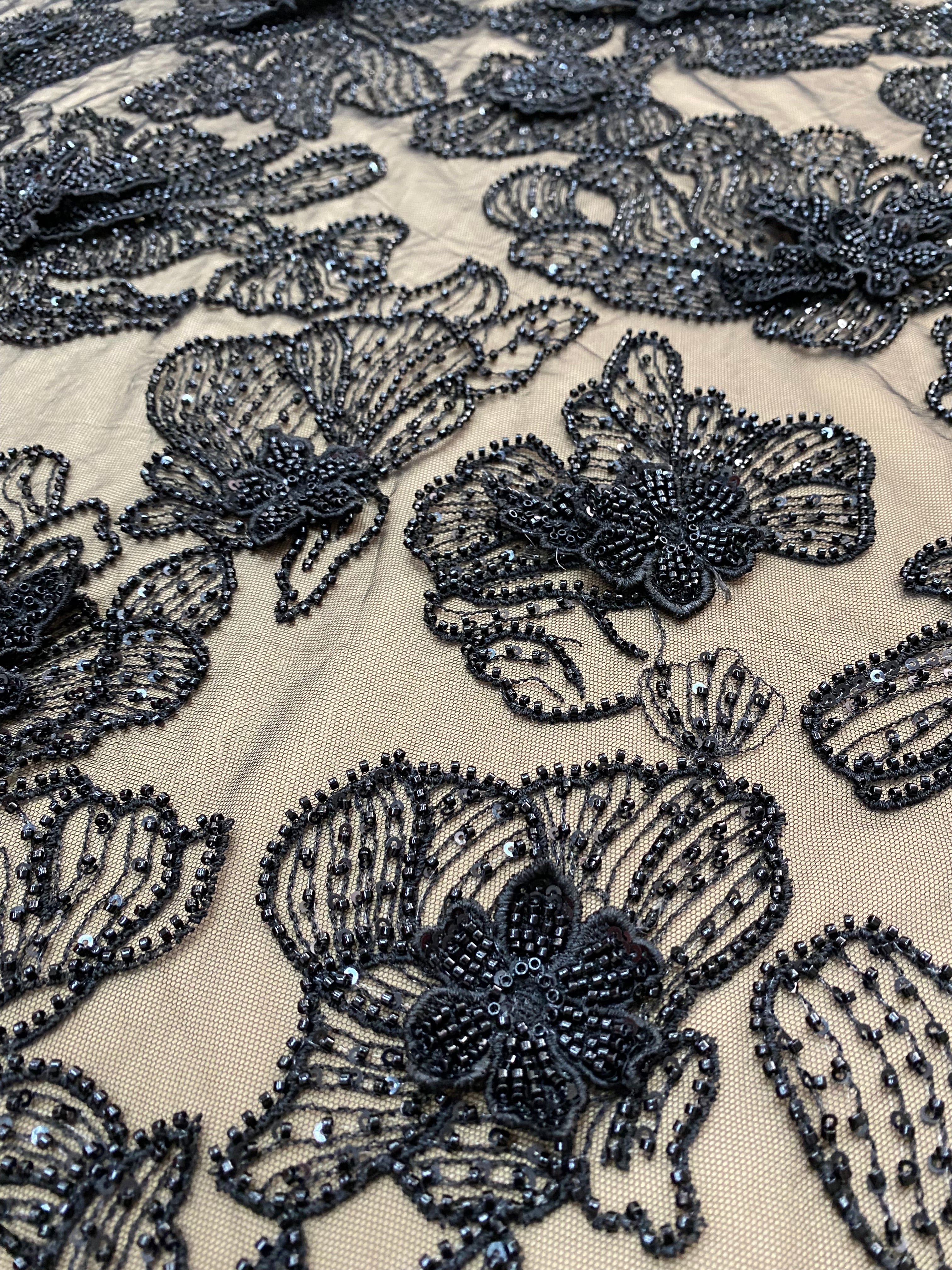 Dantela Couture 3D cu Flori Neagra cu Margele si Paiete