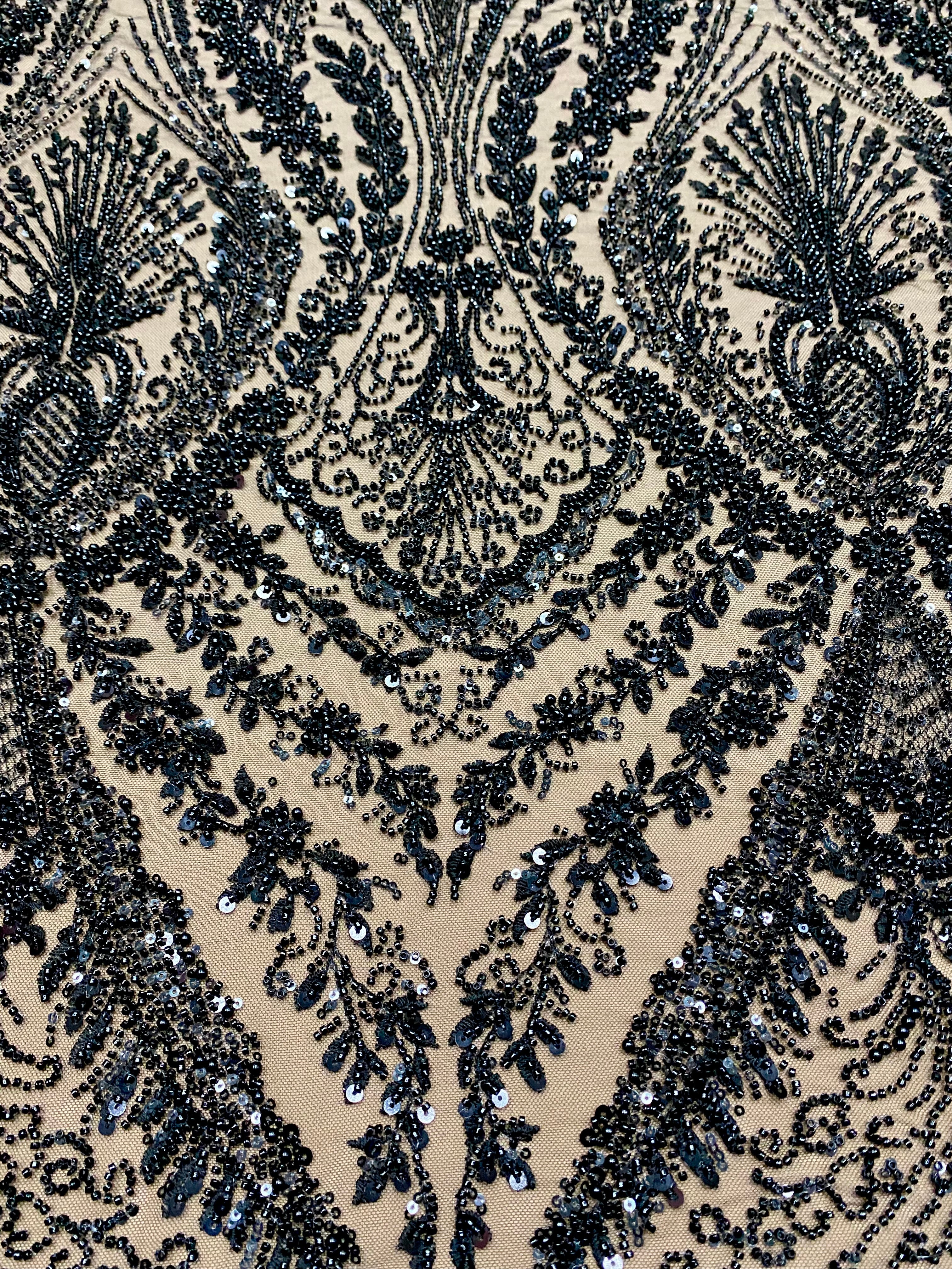 Dantela Couture Neagra cu Model Geometric, cu Perle, Margele si Paiete