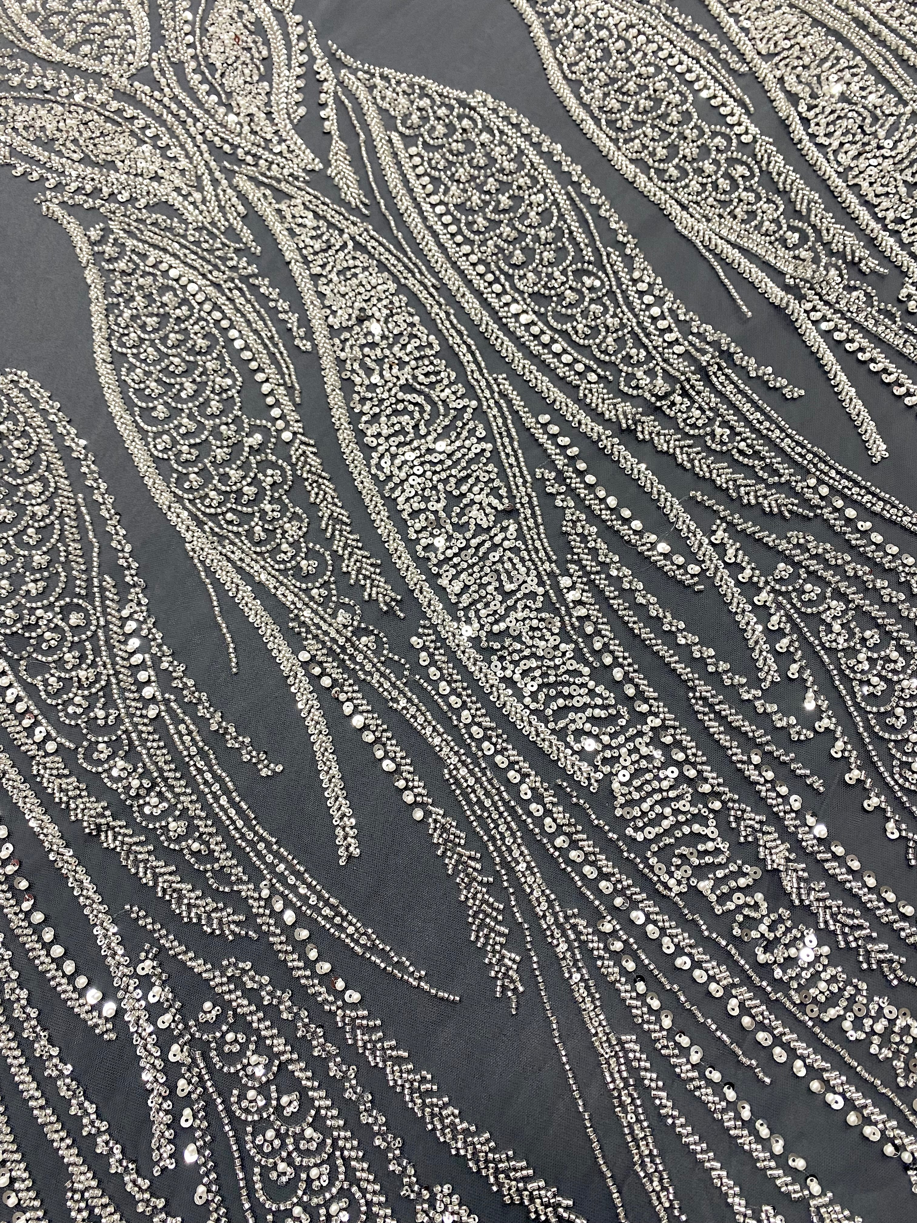 Dantela Couture Argintie pe Tulle Antracit cu Panou, cu Perle, Margele si Paiete