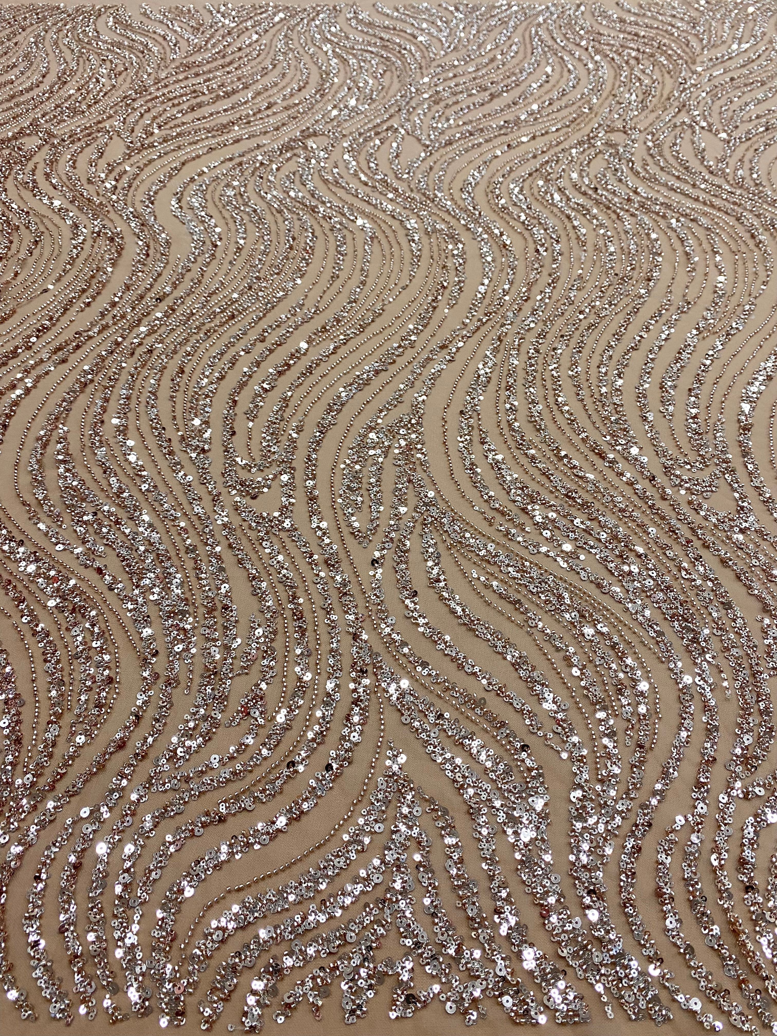 Dantela Couture Arany Rose lineáris mintával, gyöngyökkel és flitterekkel