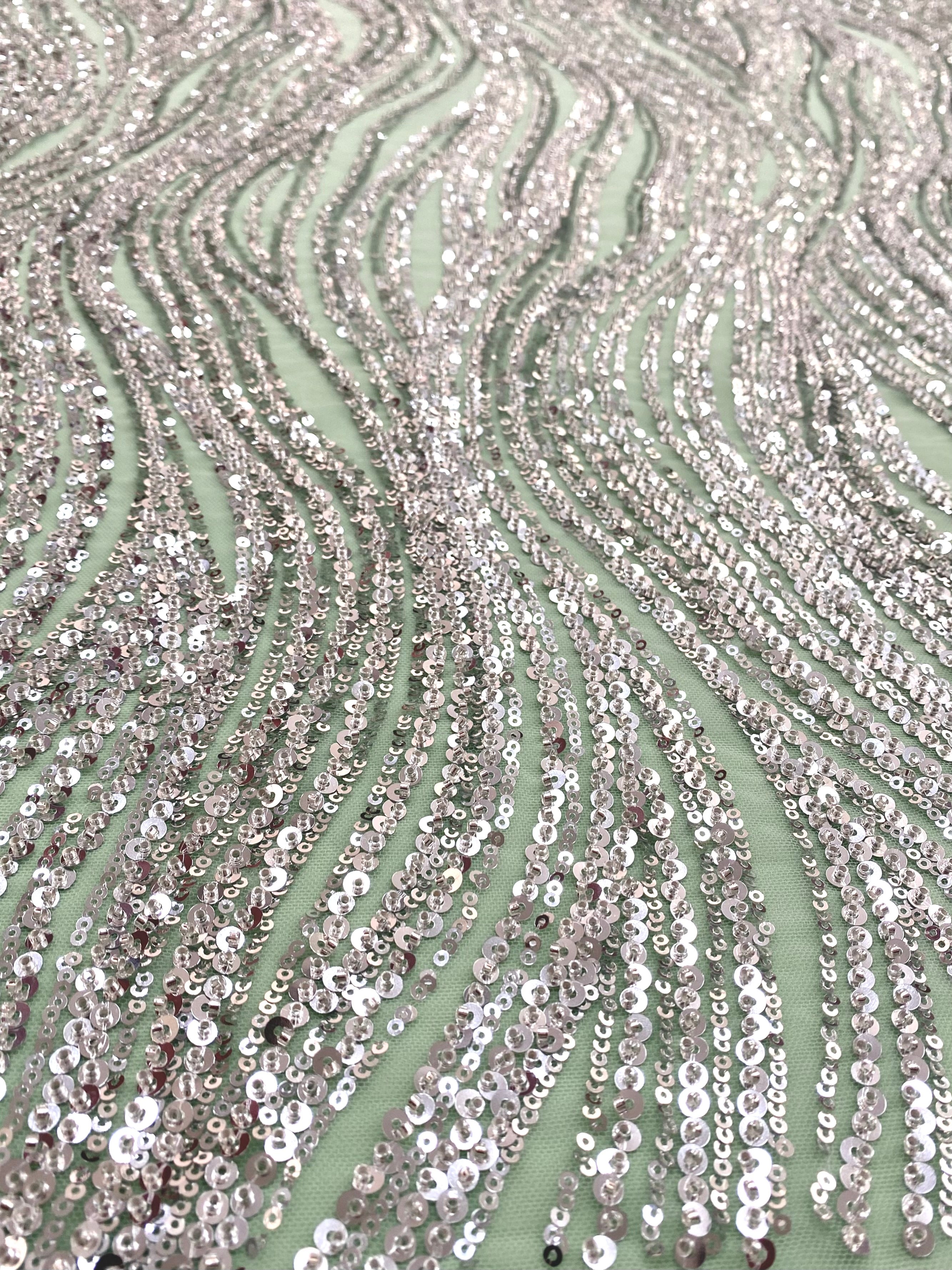 Dantela Couture Argintie pe Tulle Verde Menta cu Model Liniar, cu Margele si Paiete