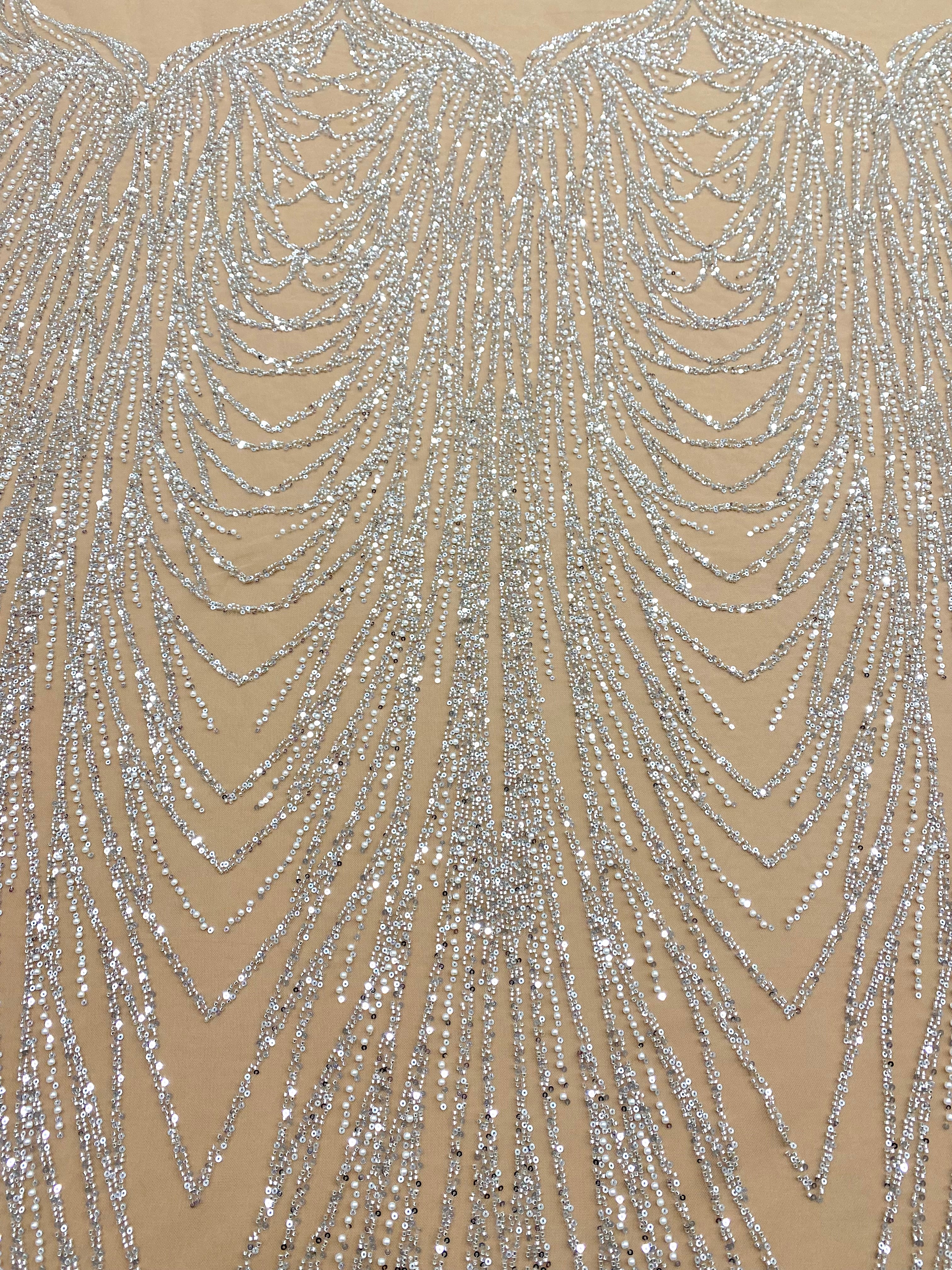 Dantela Couture Argintie pe Tulle Nude cu Model Liniar, cu Margele si Paiete