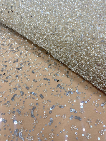 Dantela Couture Argintie pe Tulle Nude in Degrade, cu Perle, Margele si Paiete