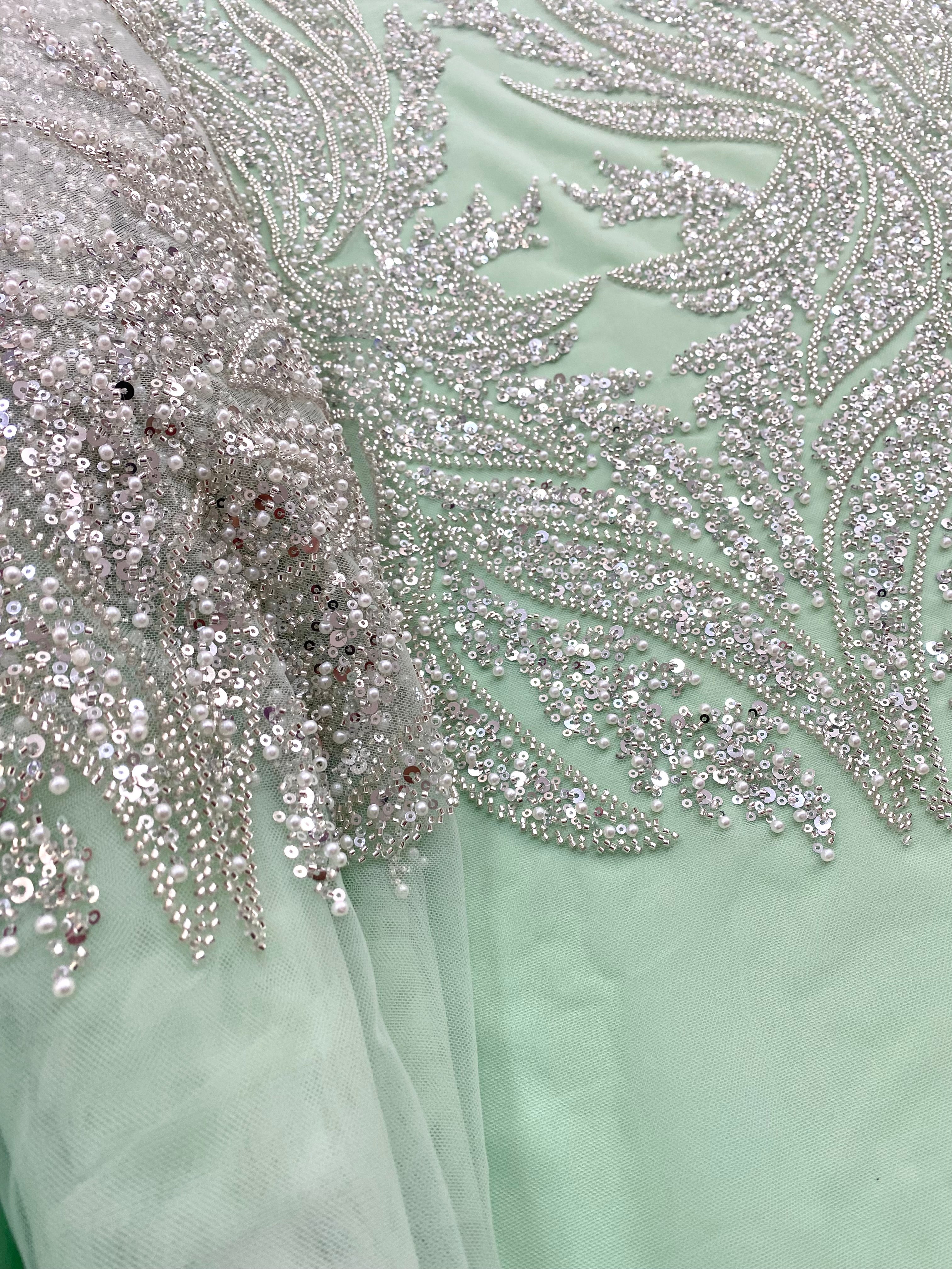 Dantela Couture Argintie pe Tulle Verde Menta cu Panou, cu Perle, Margele si Paiete