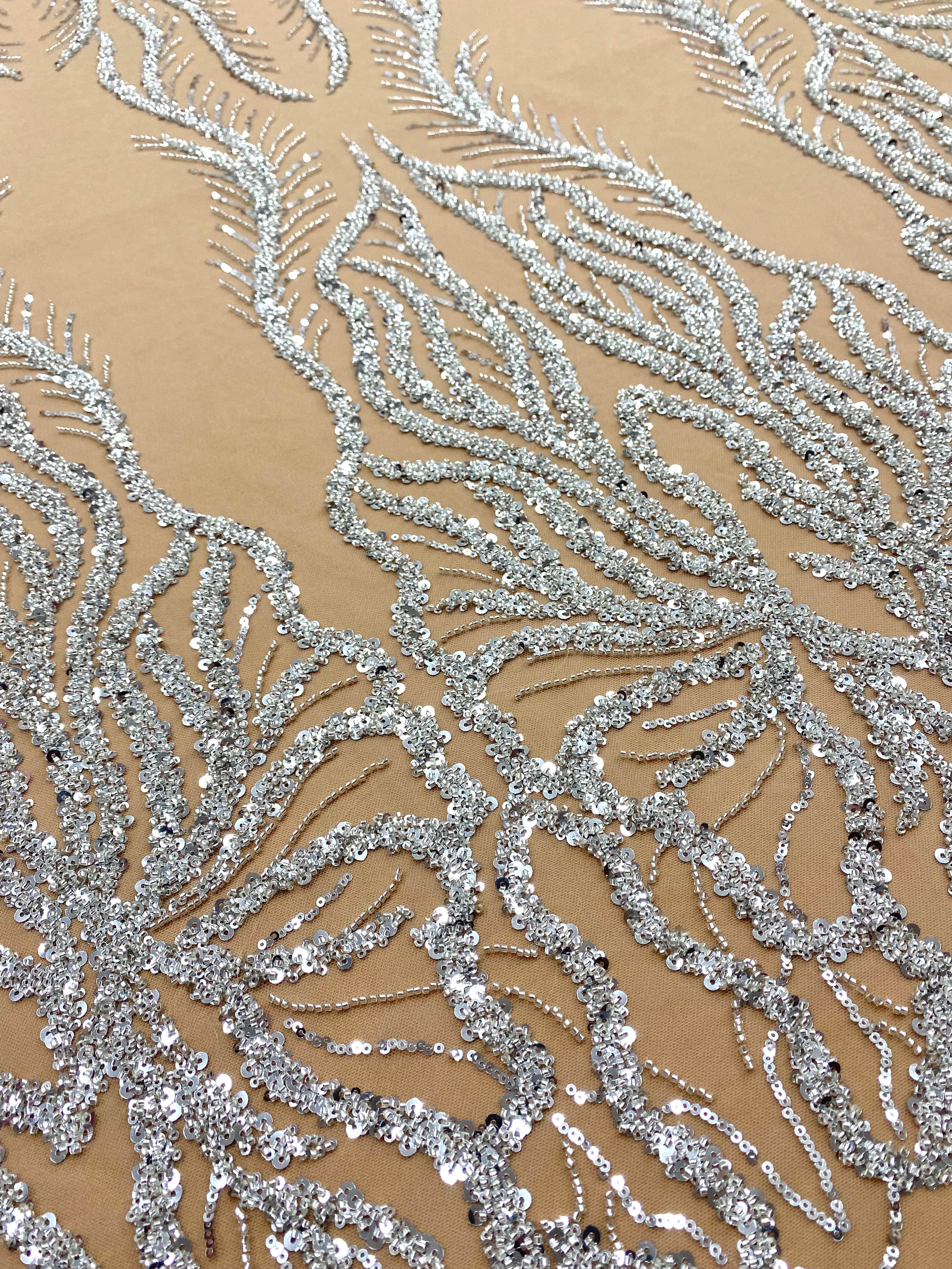 Dantela Couture Argintie pe Tulle Nude cu Panou, cu Margele si Paiete