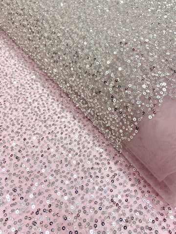 Dantela Couture Argintie pe Tulle Roz cu Model General, cu Margele si Paiete