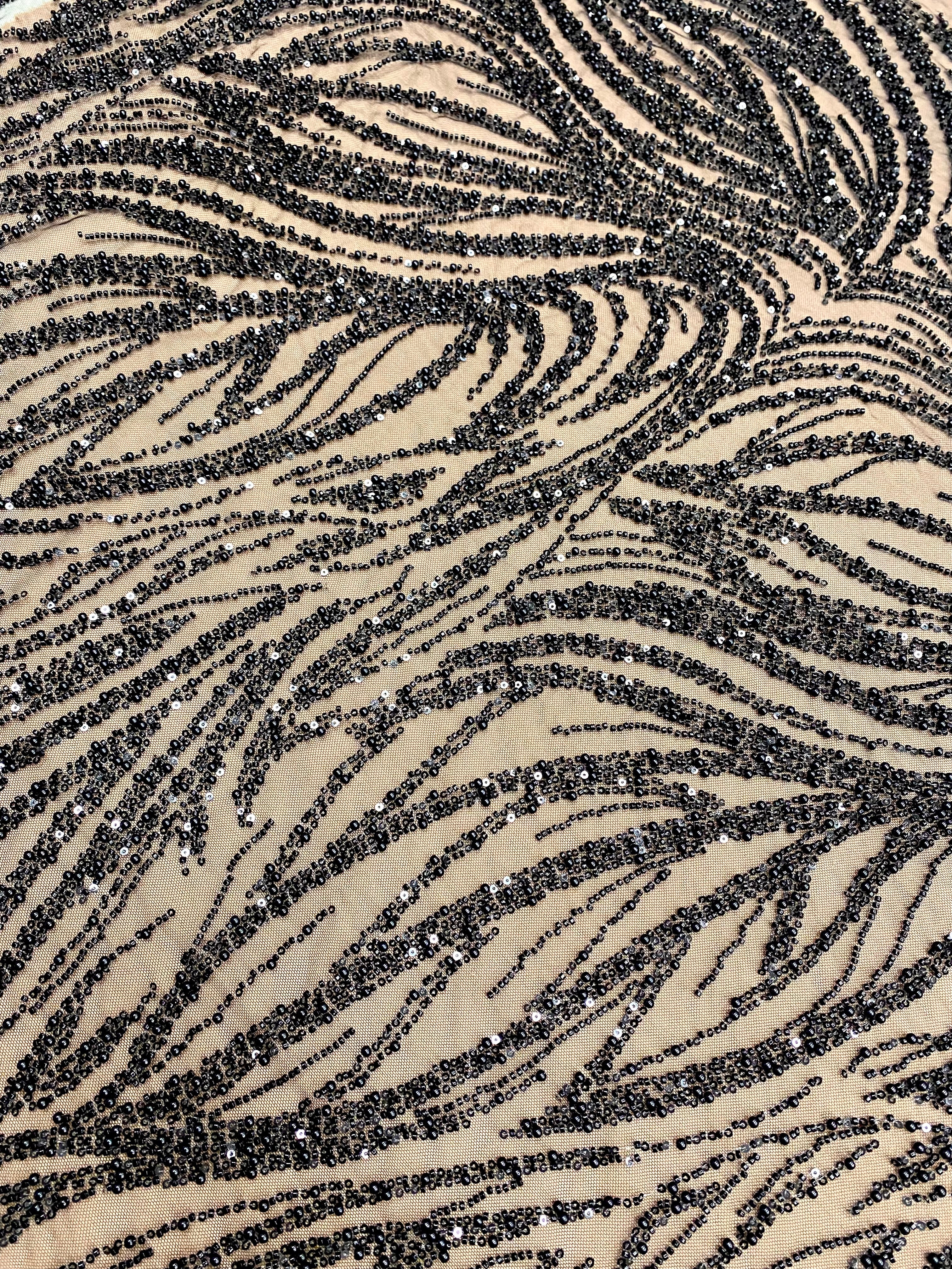 Dantela Couture Neagra cu Model Geometric, cu Perle, Margele si Paiete