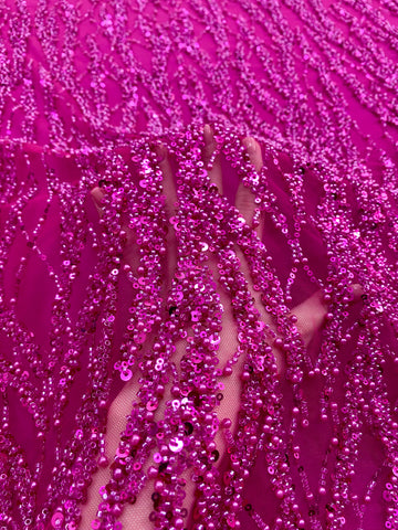 Dantela Couture Fucsia cu Siraguri cu Perle, Margele si Paiete