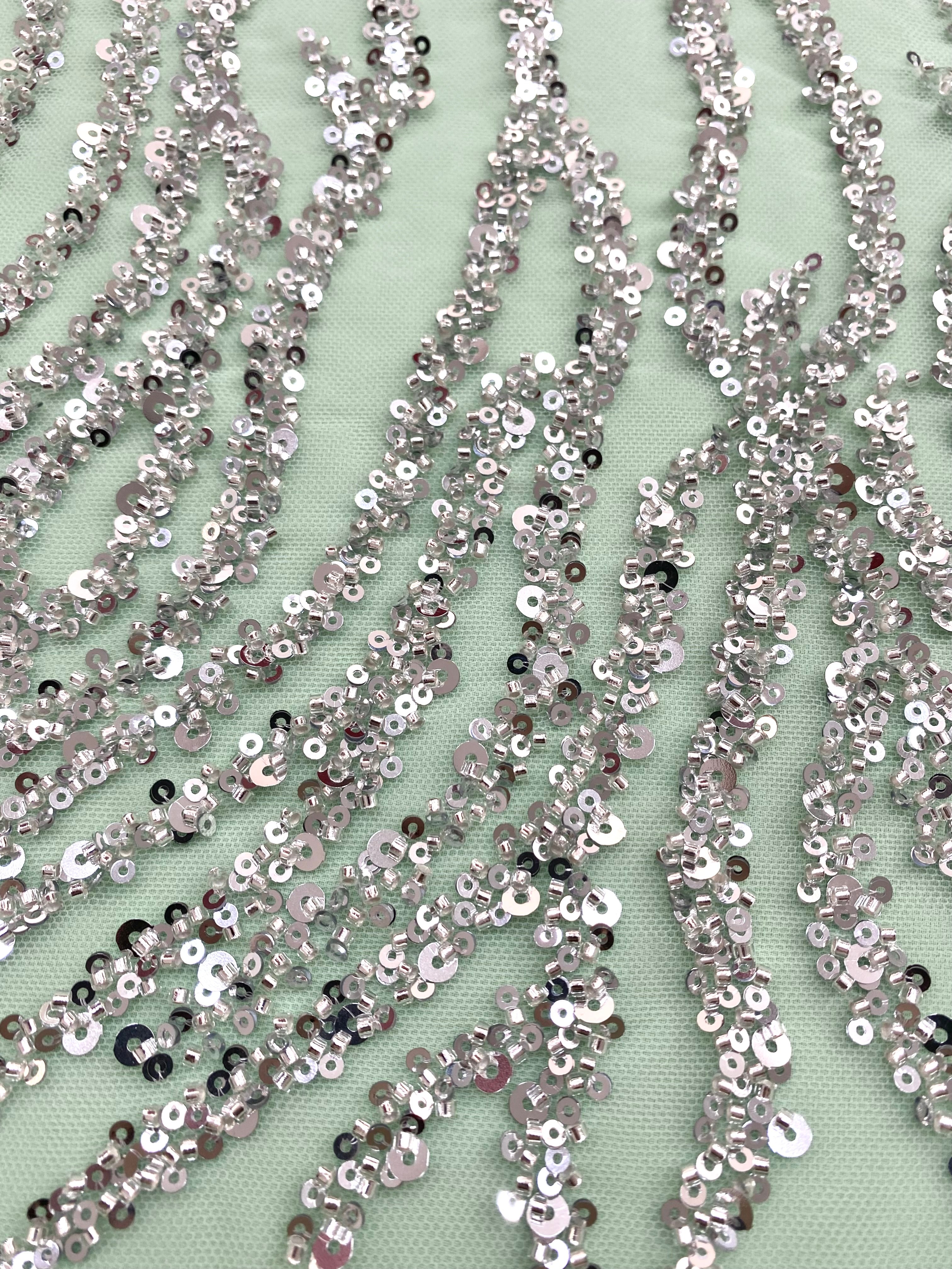 Dantela Couture Argintie pe Tulle Verde Menta cu Siraguri, cu Margele si Paiete