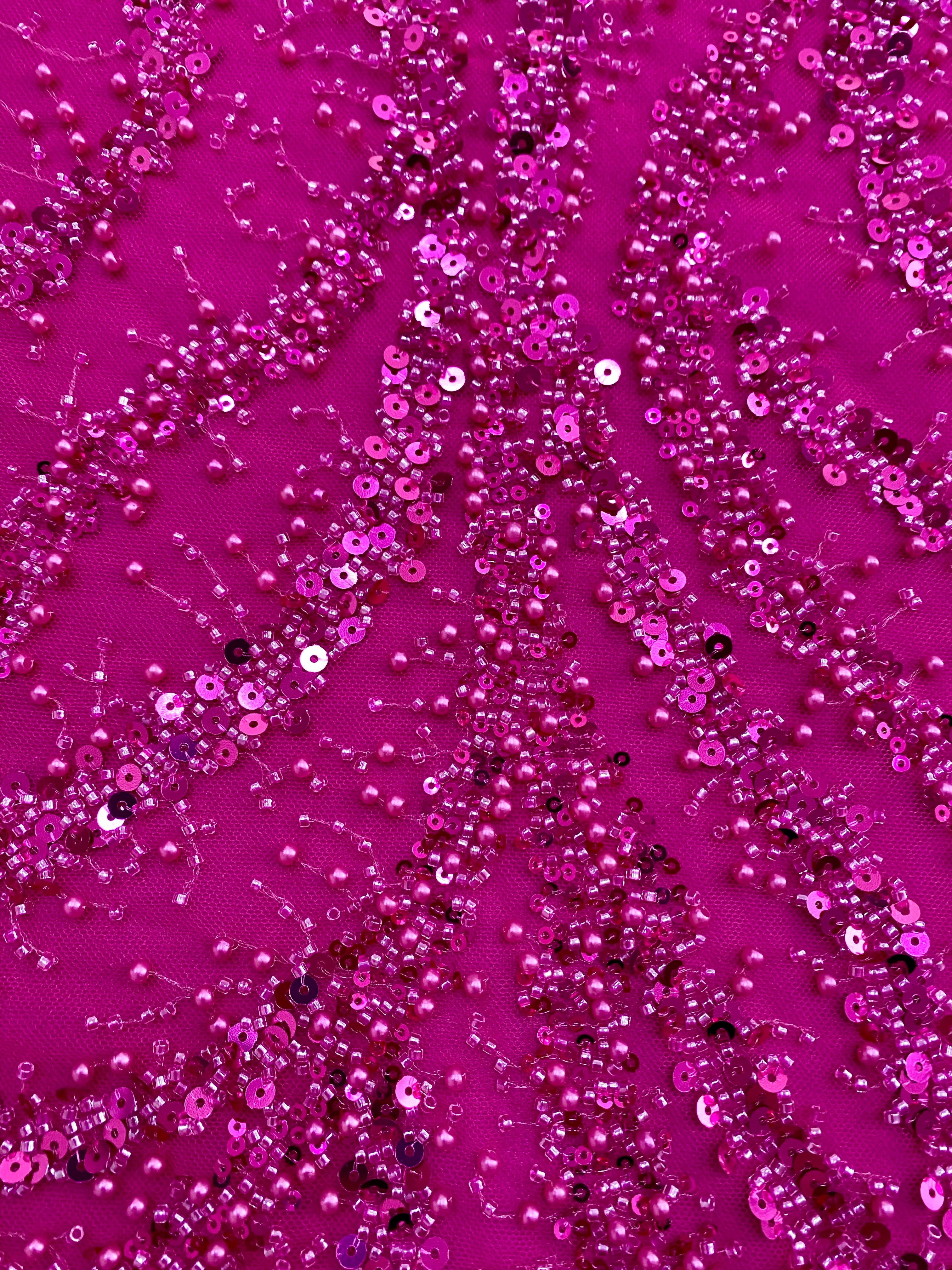 Dantela Couture Fucsia cu Perle, Margele si Paiete