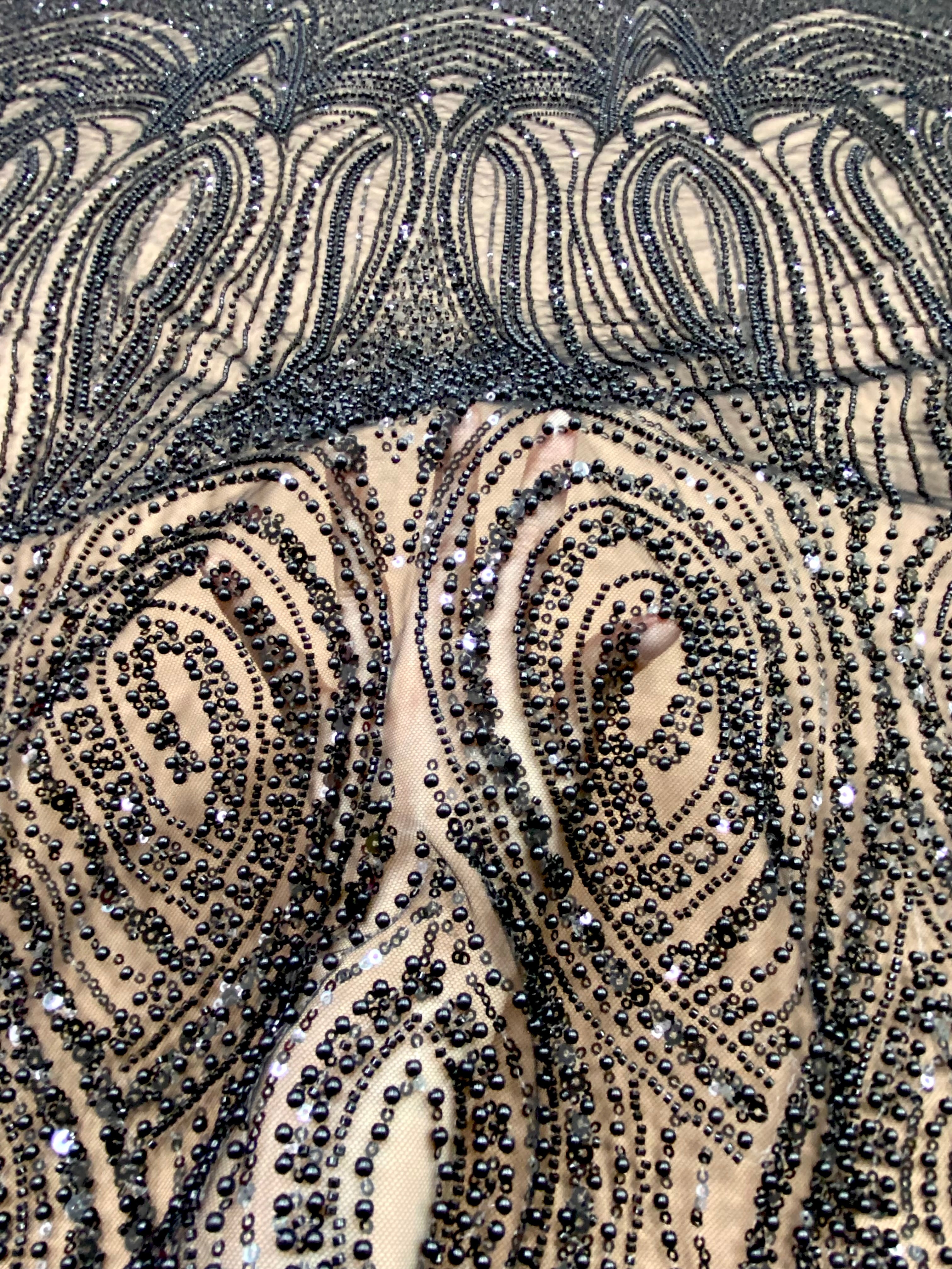 Dantela Couture Neagra cu Model Geometric, cu Perle, Margele si Paiete