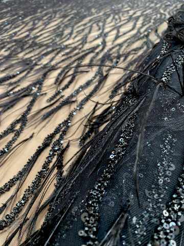 Dantela Couture Neagra cu Pene de Strut, cu Siraguri, cu Margele si Paiete