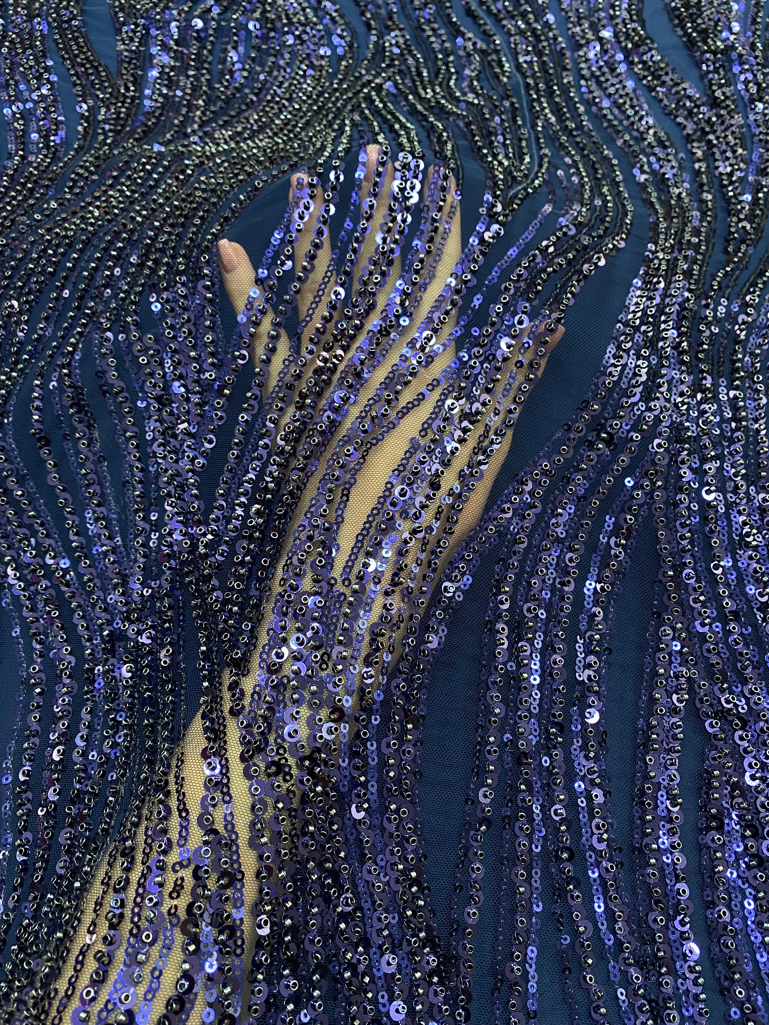 Dantela Couture Bleumarin cu Model Liniar, cu Margele si Paiete